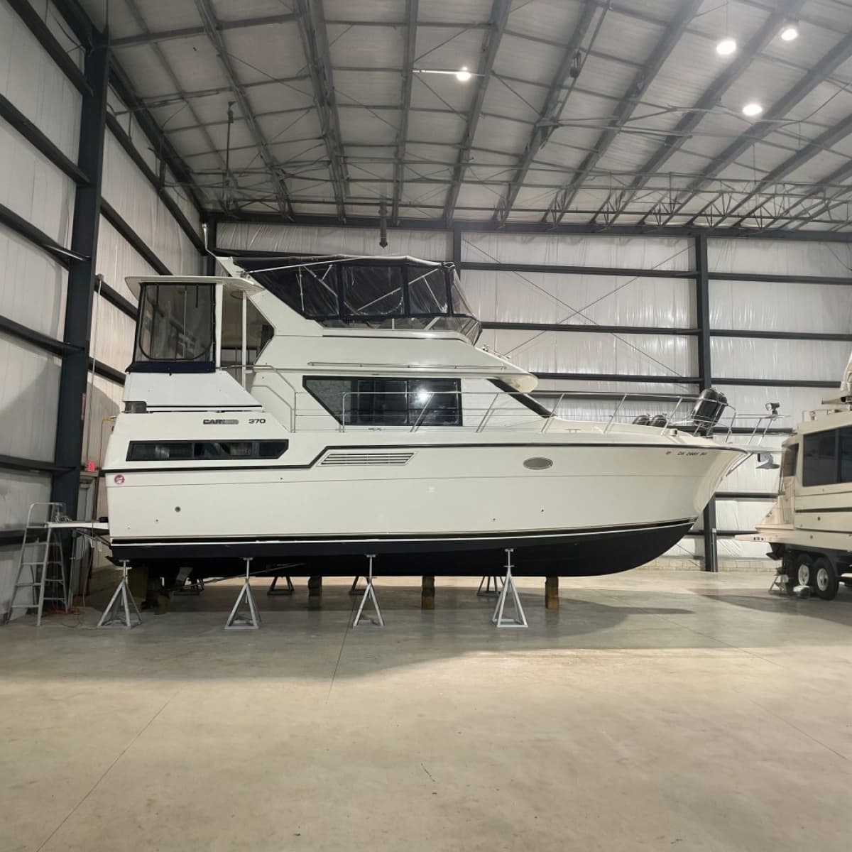 1994 Carver 370 Aft Cabin Motor Yacht