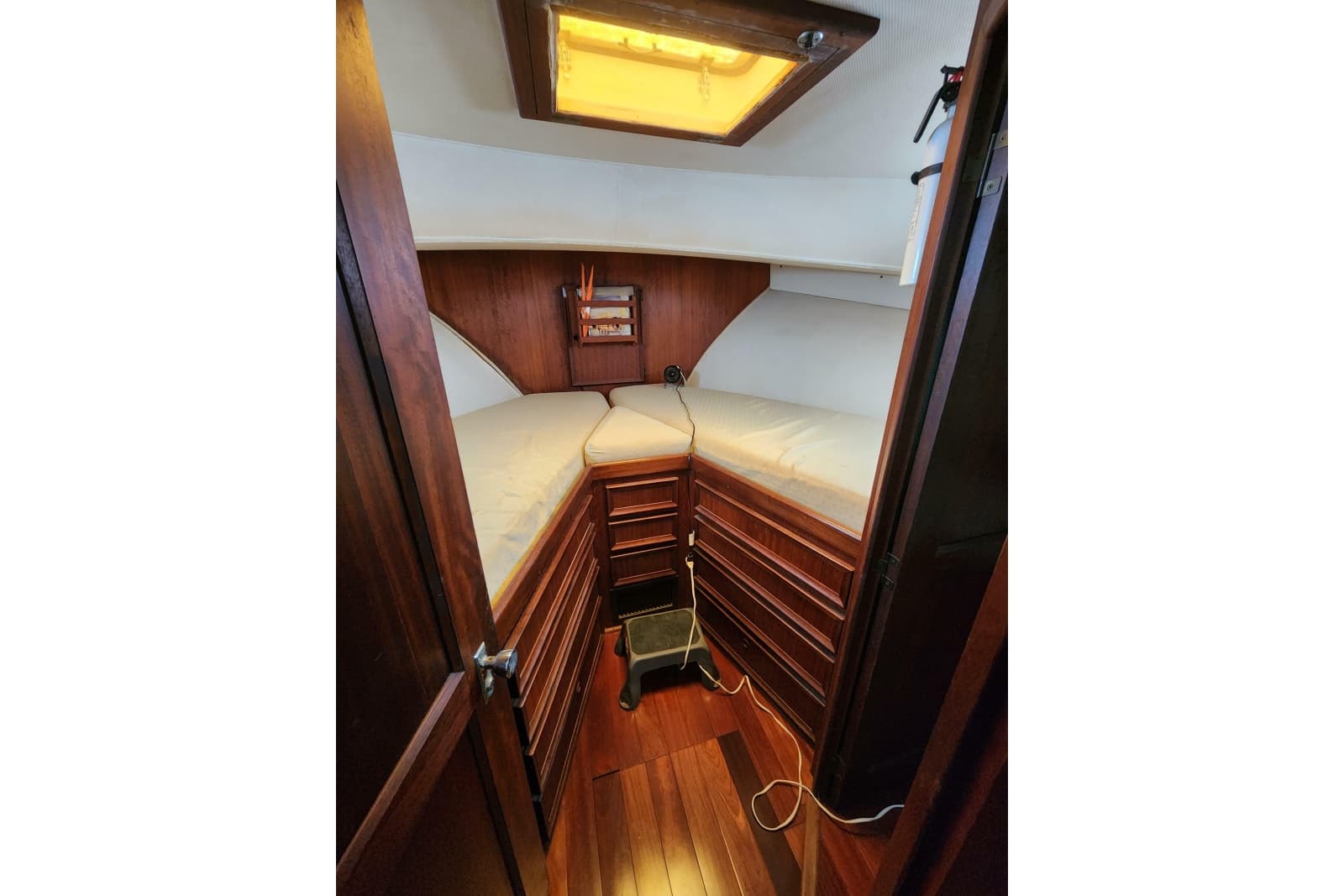 1976 Hatteras 42 Long Range Cruiser