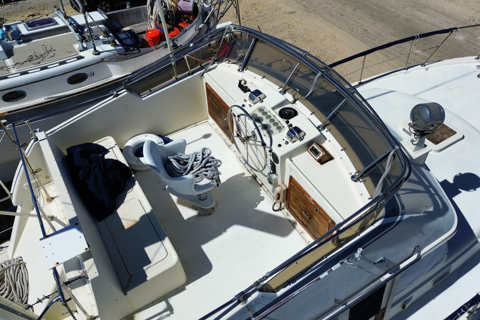 1976 Hatteras 42 Long Range Cruiser