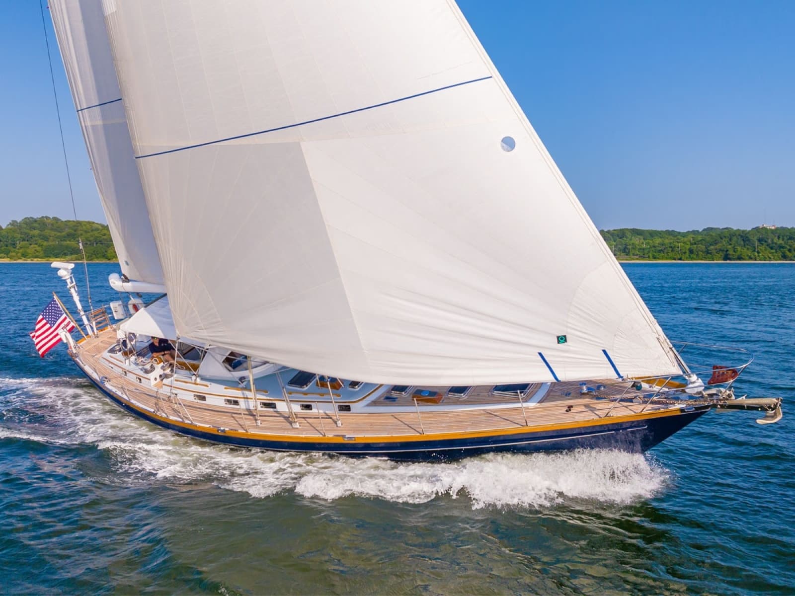 Leeward Bow Upwind