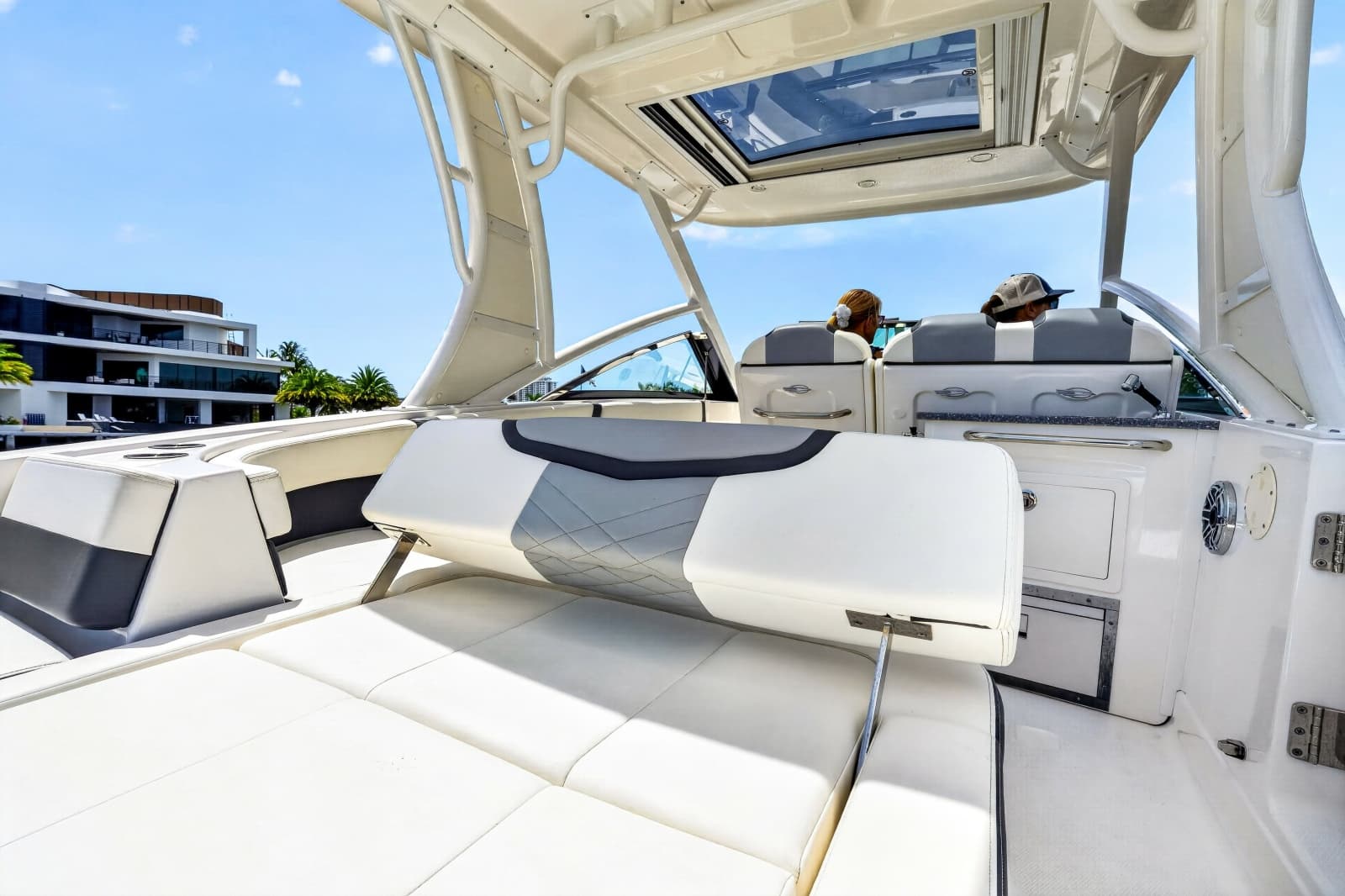 2023 Chaparral 280 OSX