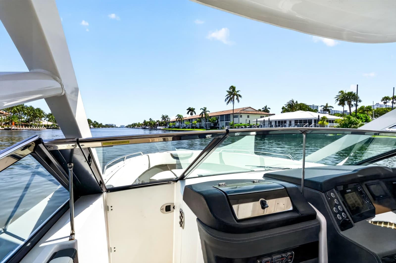 2023 Chaparral 280 OSX