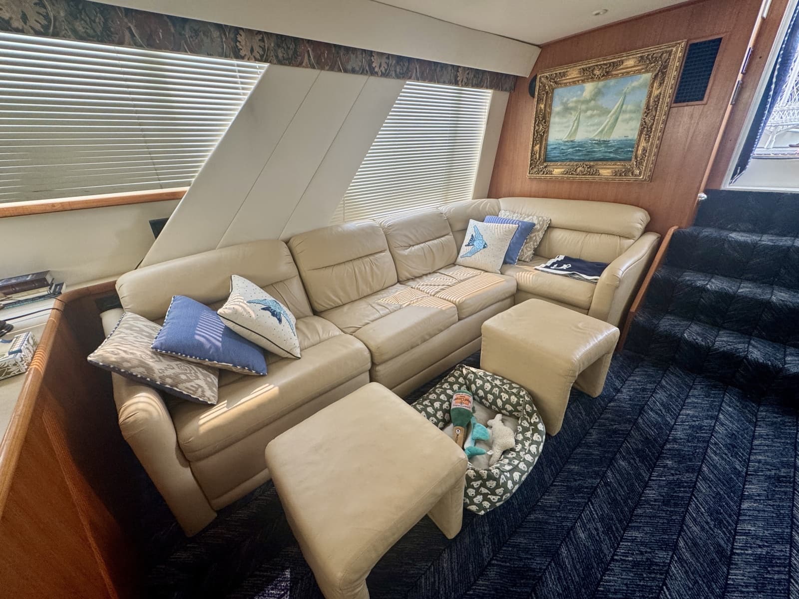 1997 Carver 445 Aft Cabin