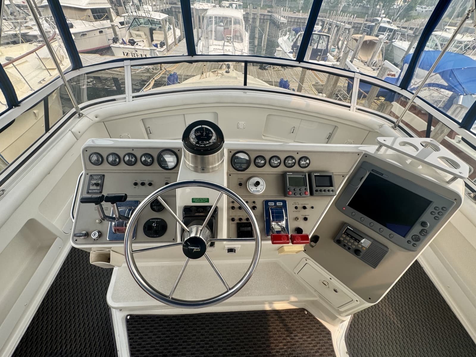 1997 Carver 445 Aft Cabin