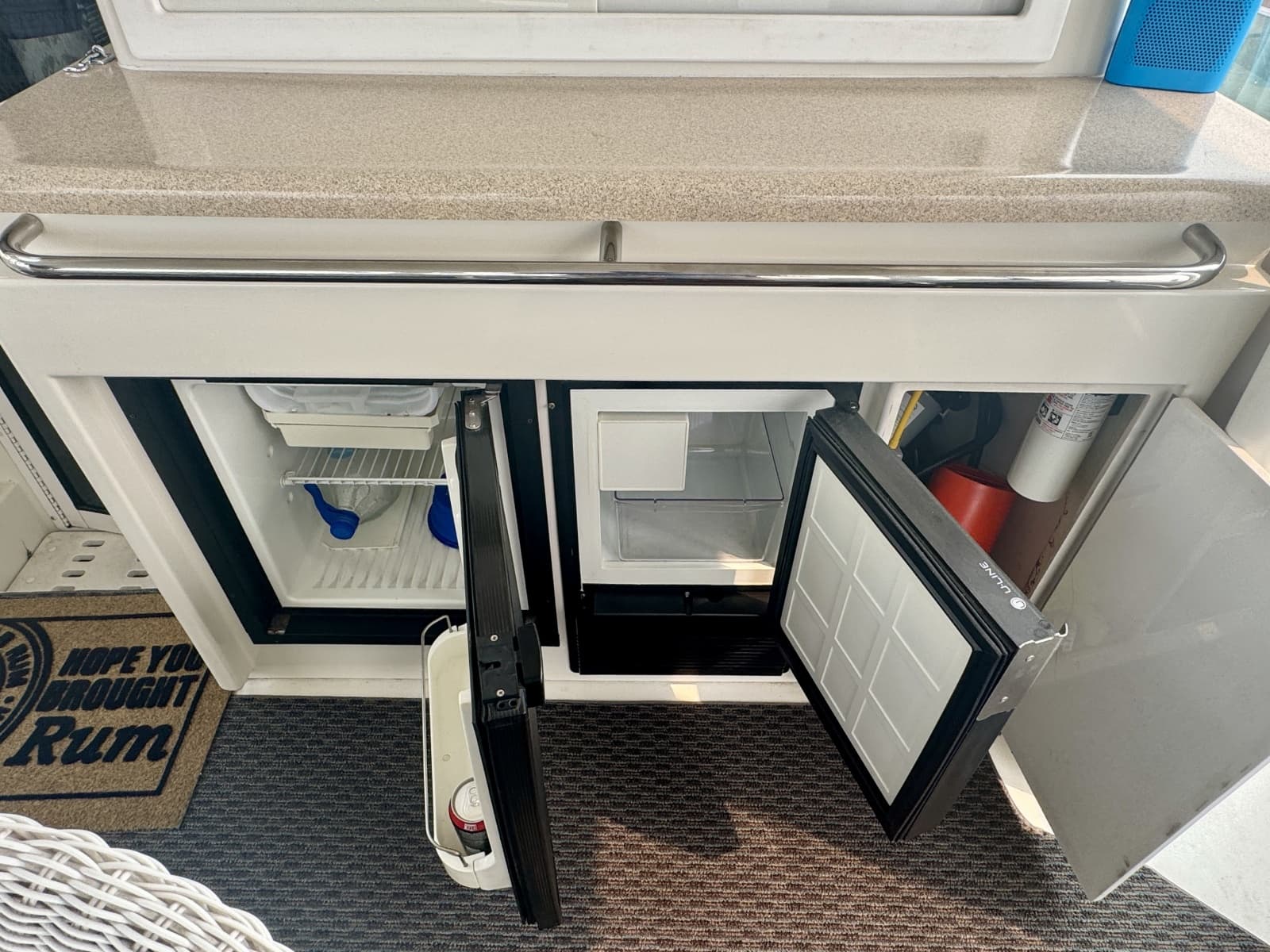 1997 Carver 445 Aft Cabin