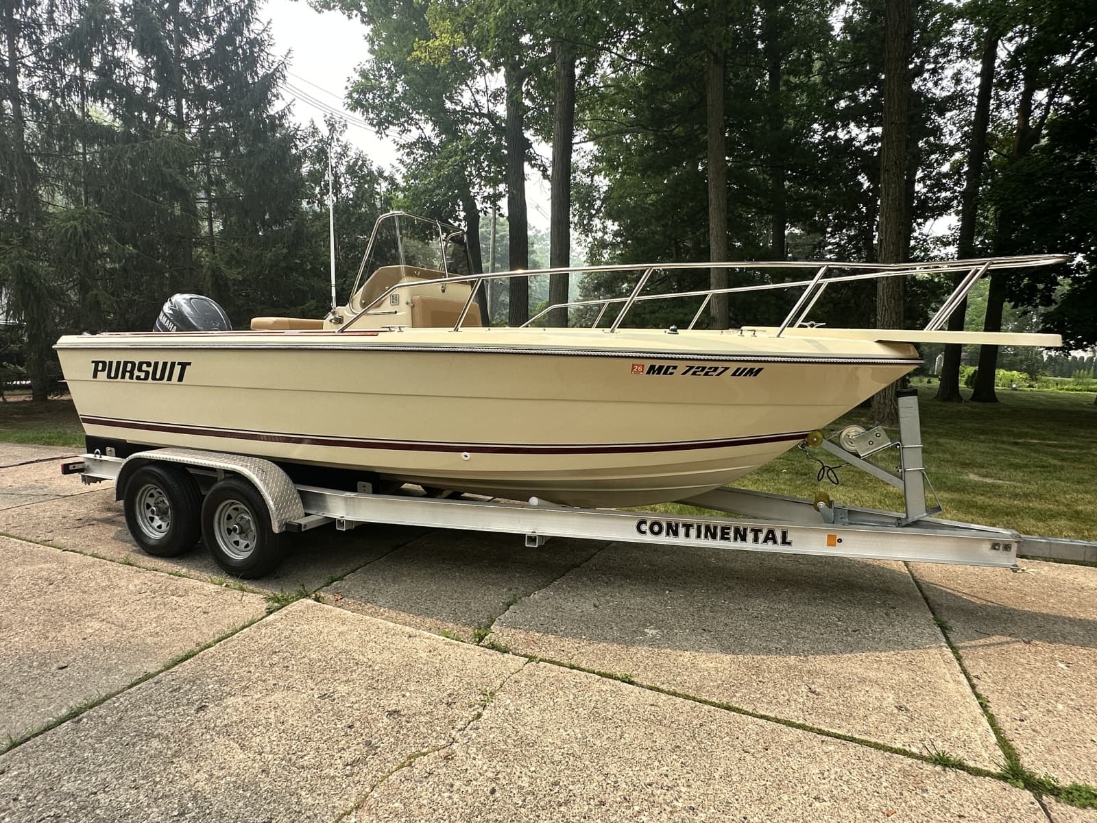1988 Pursuit 