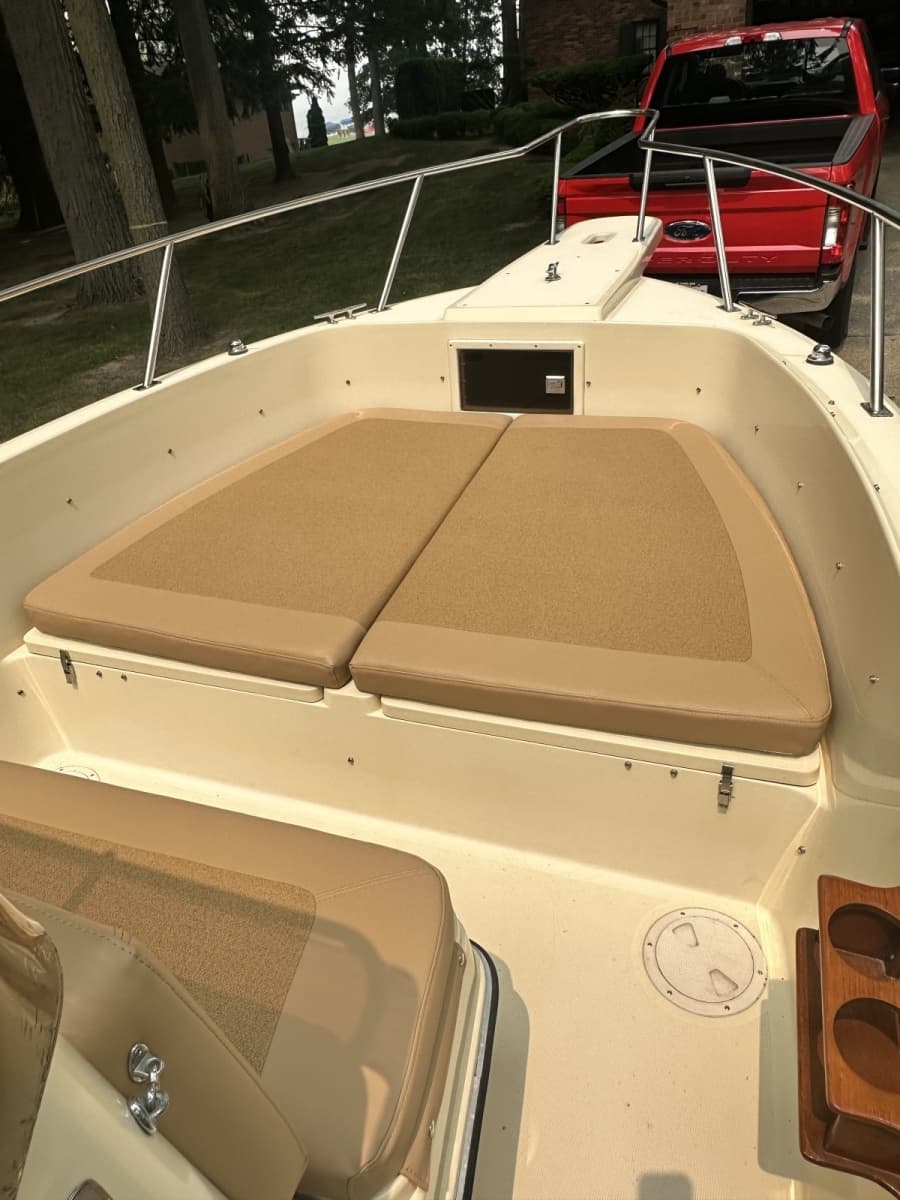 1988 Pursuit 