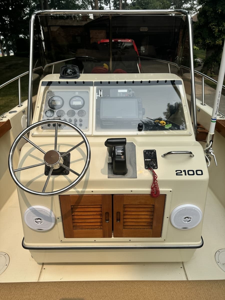 1988 Pursuit 