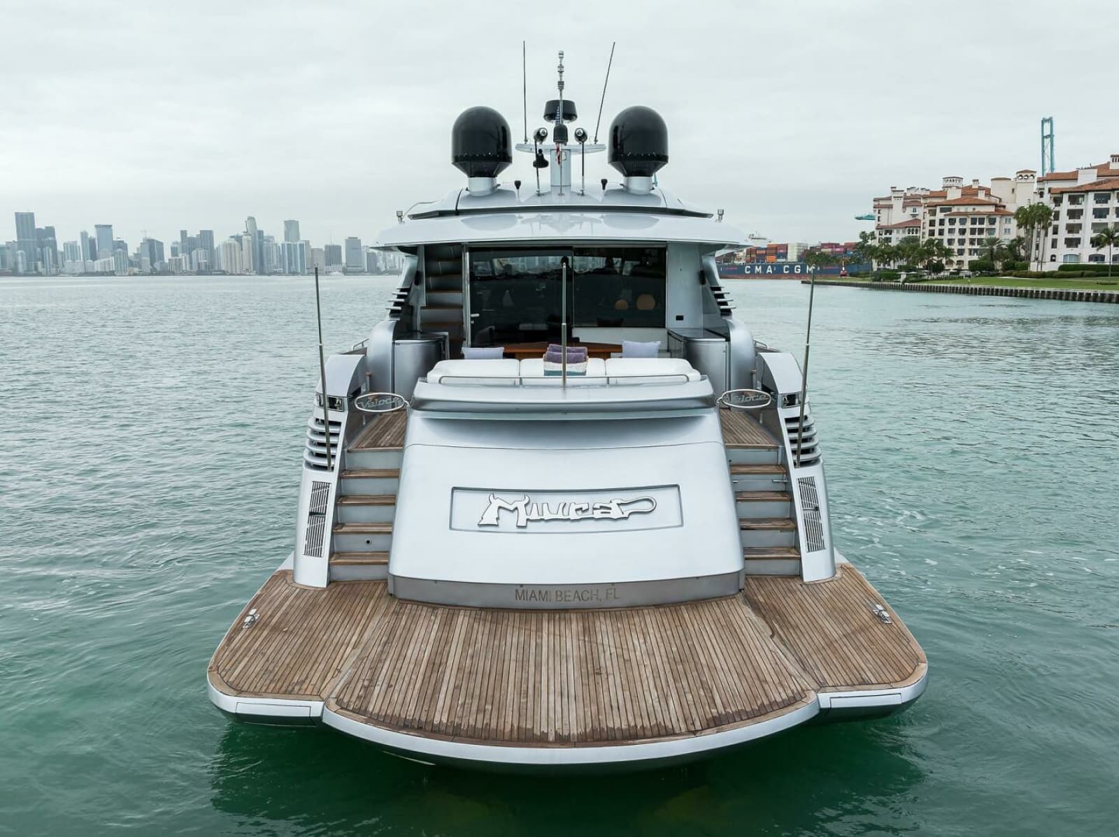 2009 Pershing 90 Express