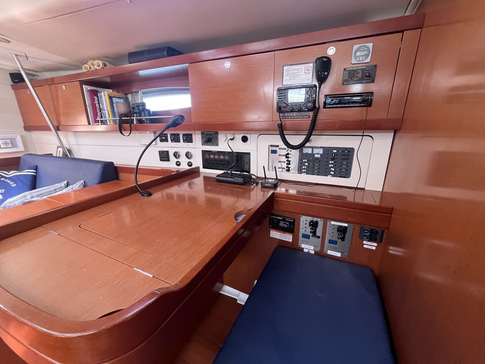 2011 Beneteau Oceanis 54