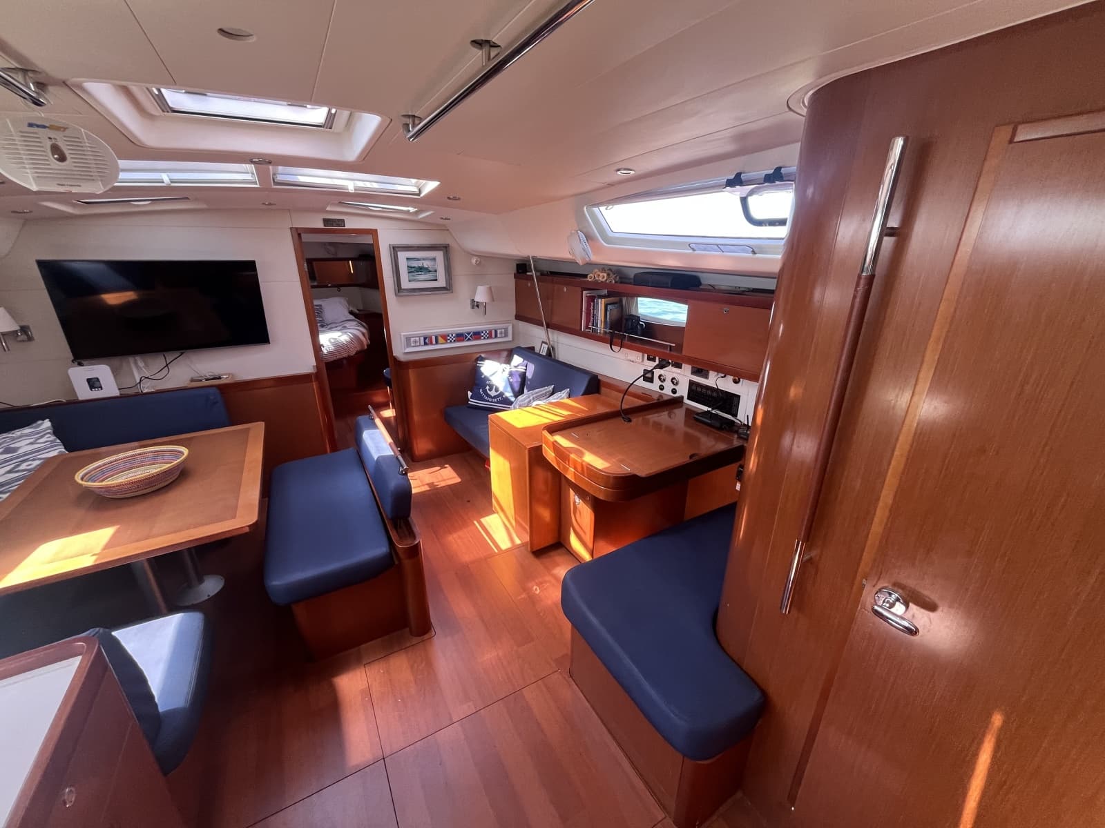 2011 Beneteau Oceanis 54