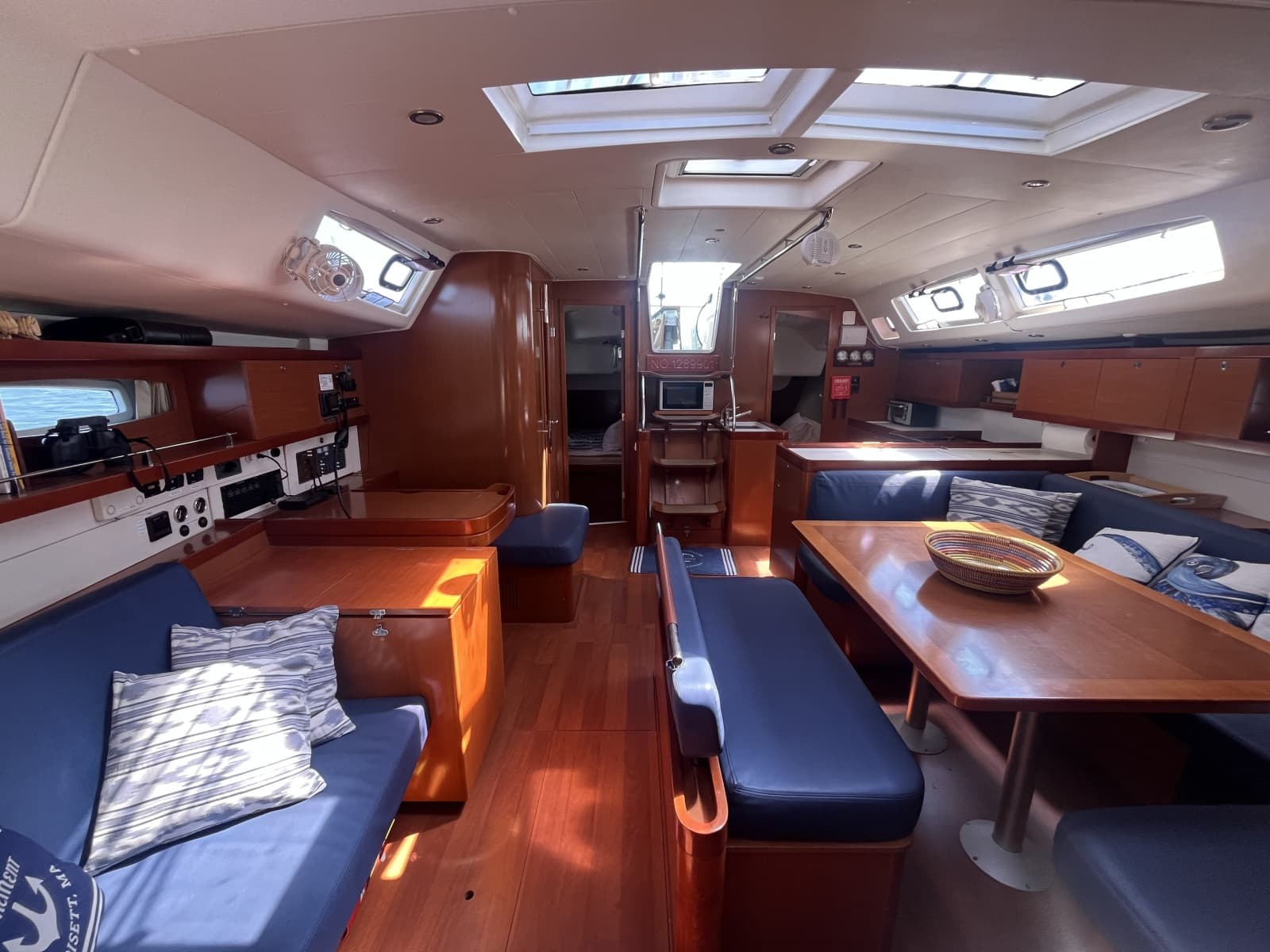 2011 Beneteau Oceanis 54