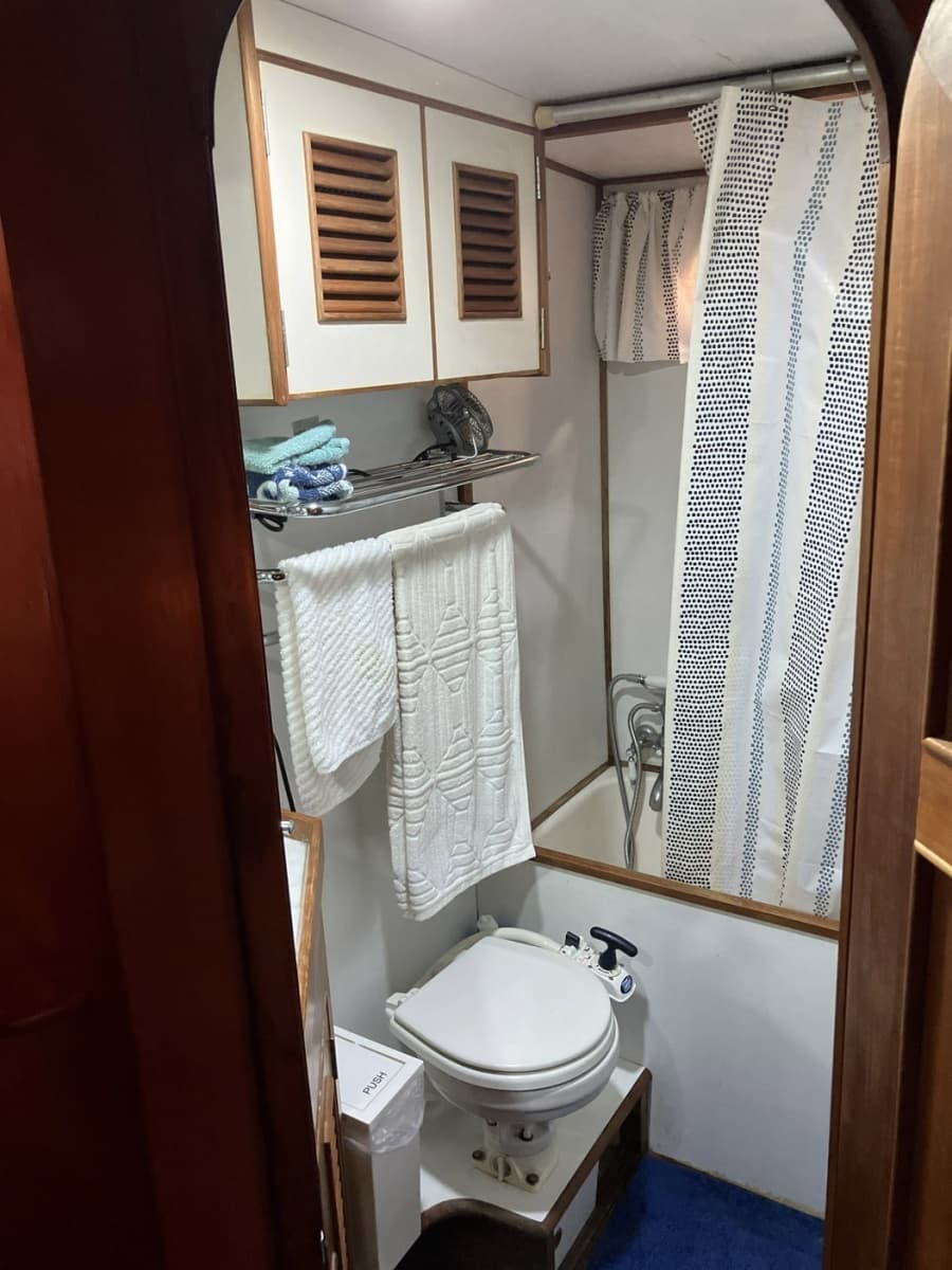 1979 Ocean Alexander 40 Double Cabin