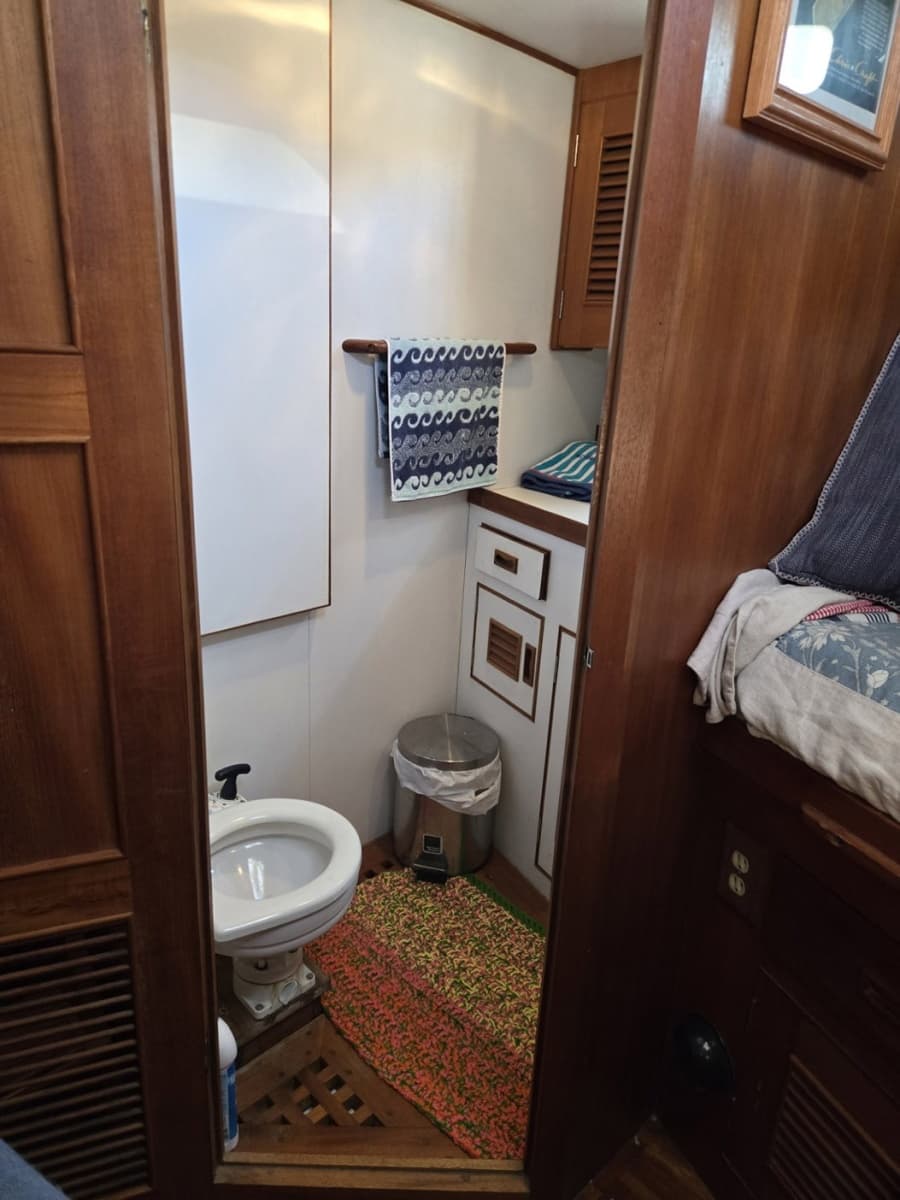 1979 Ocean Alexander 40 Double Cabin