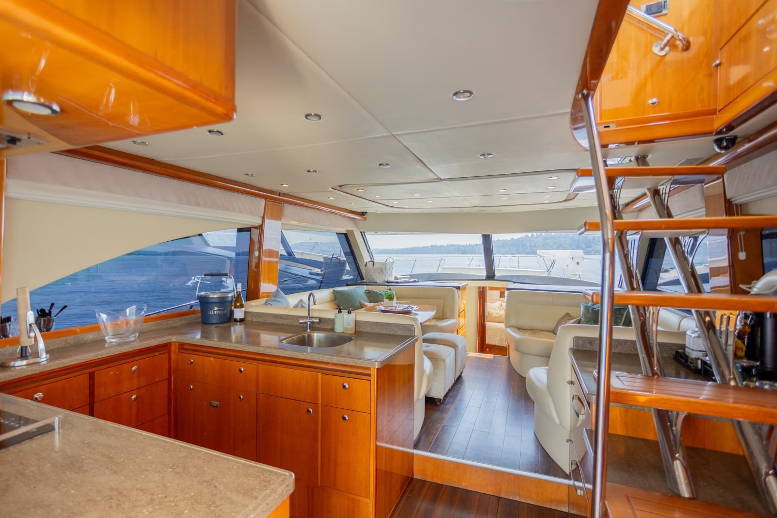 2012 Riviera 53 Enclosed Flybridge