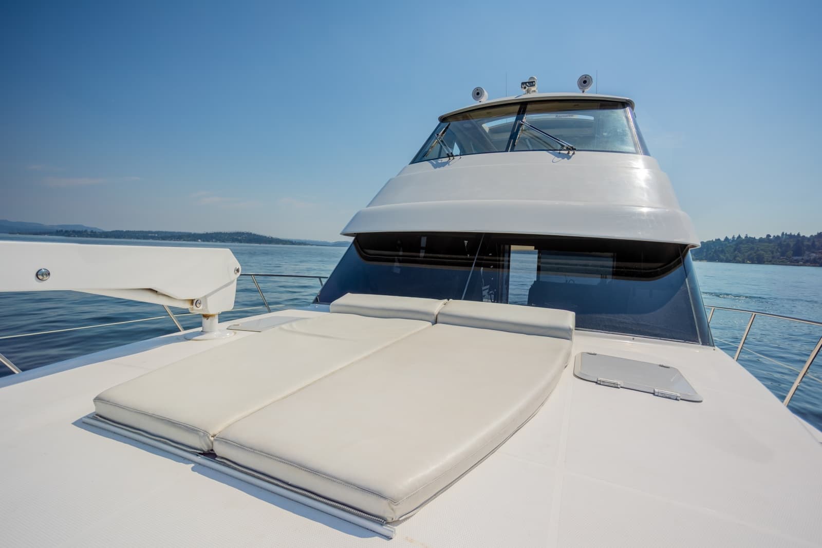2012 Riviera 53 Enclosed Flybridge