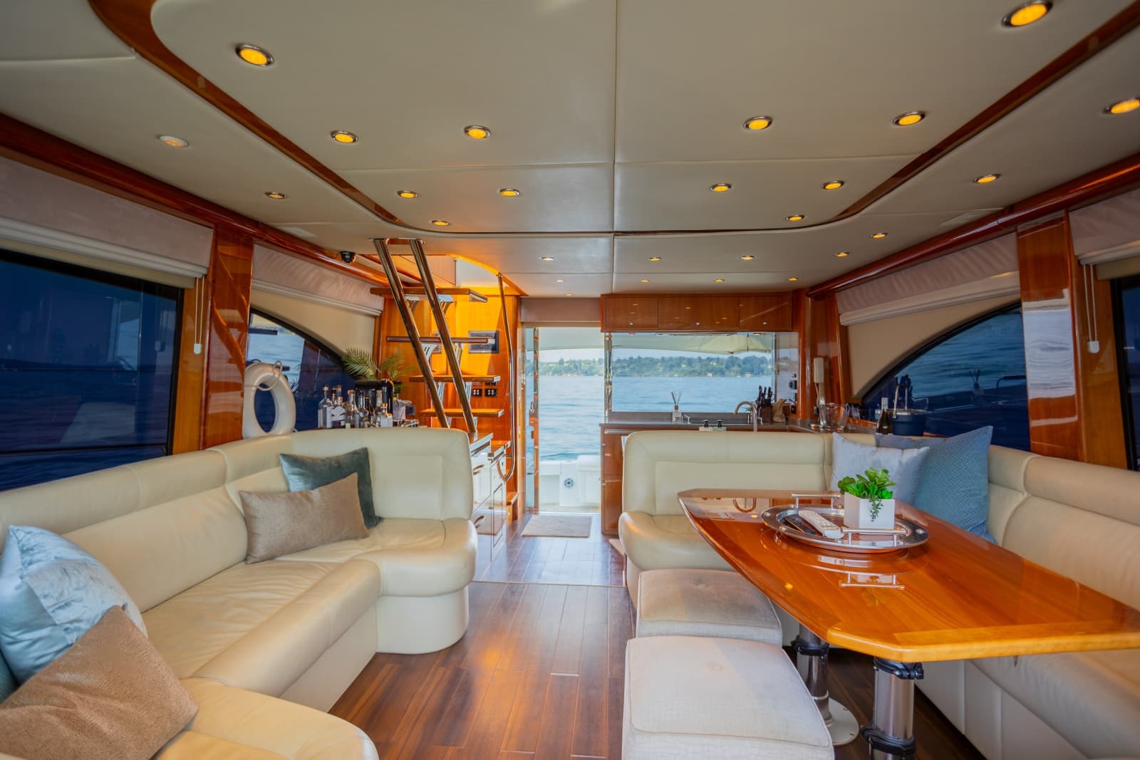 2012 Riviera 53 Enclosed Flybridge