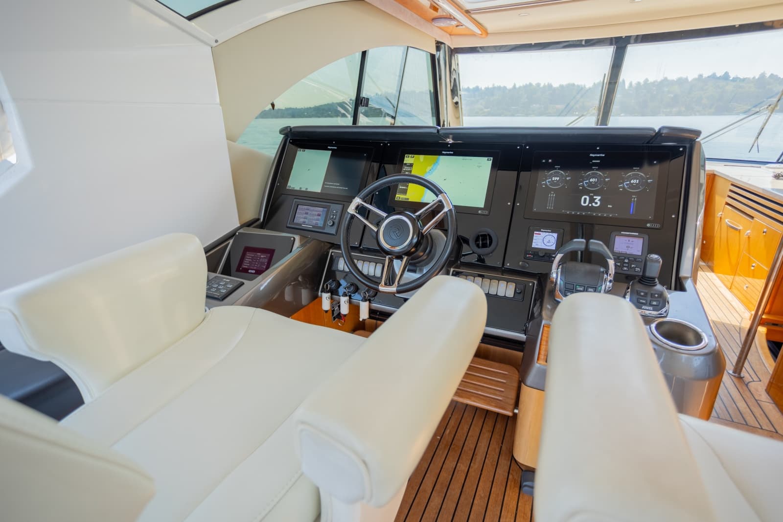 2012 Riviera 53 Enclosed Flybridge
