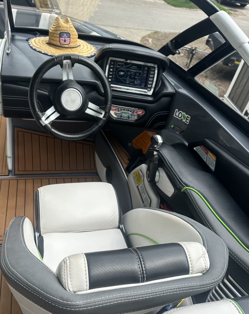 2014 Nautique Super Air Nautique G21