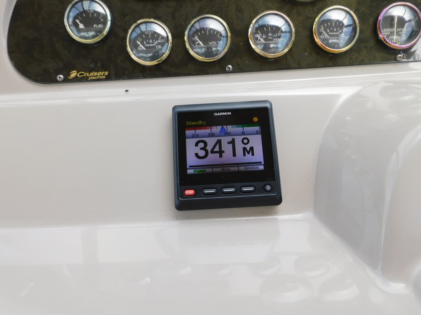 2001 Cruisers Yachts 4450 Express Motoryacht