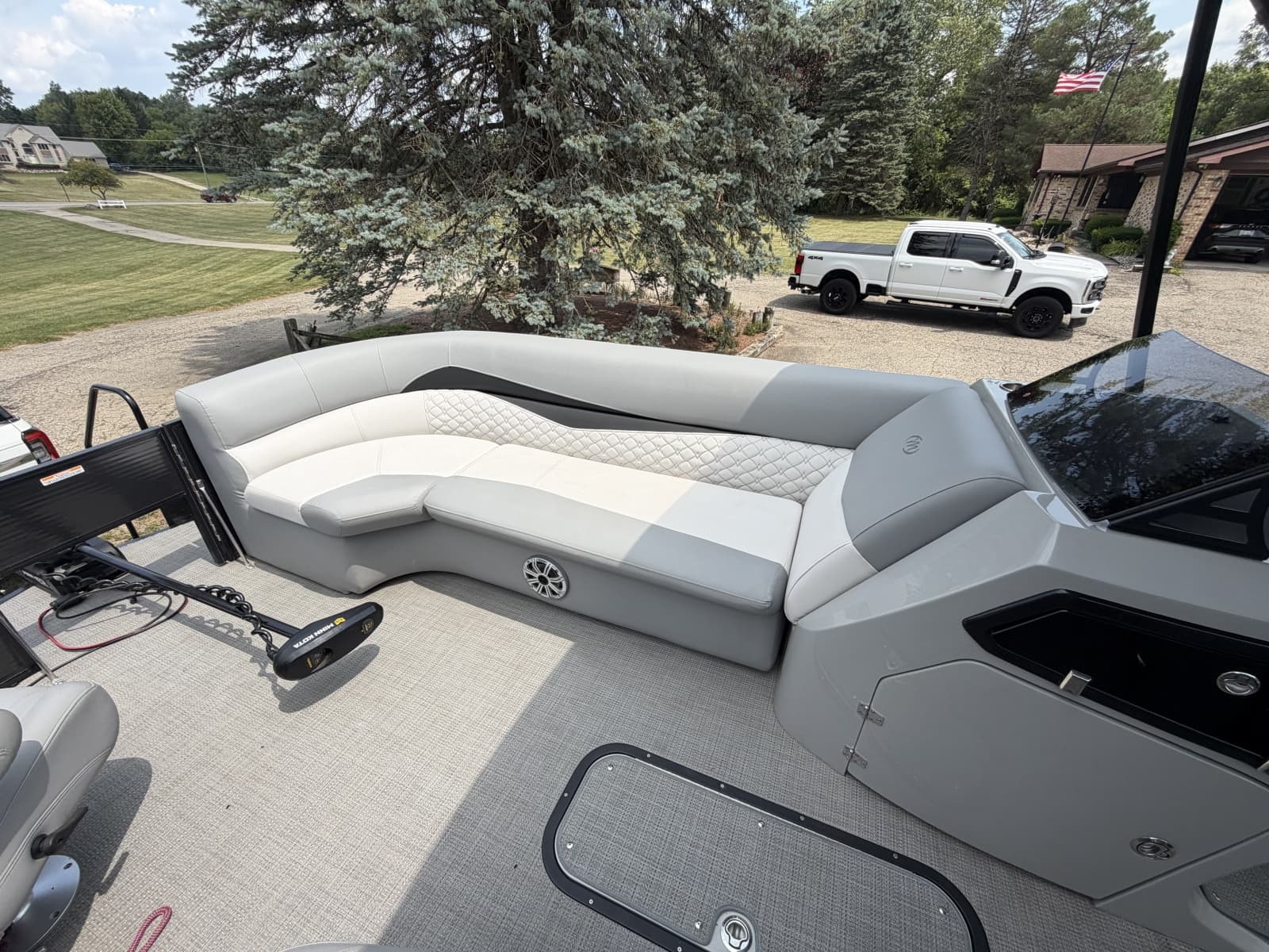 2021 Manitou Encore 24 Pro Angler SHP