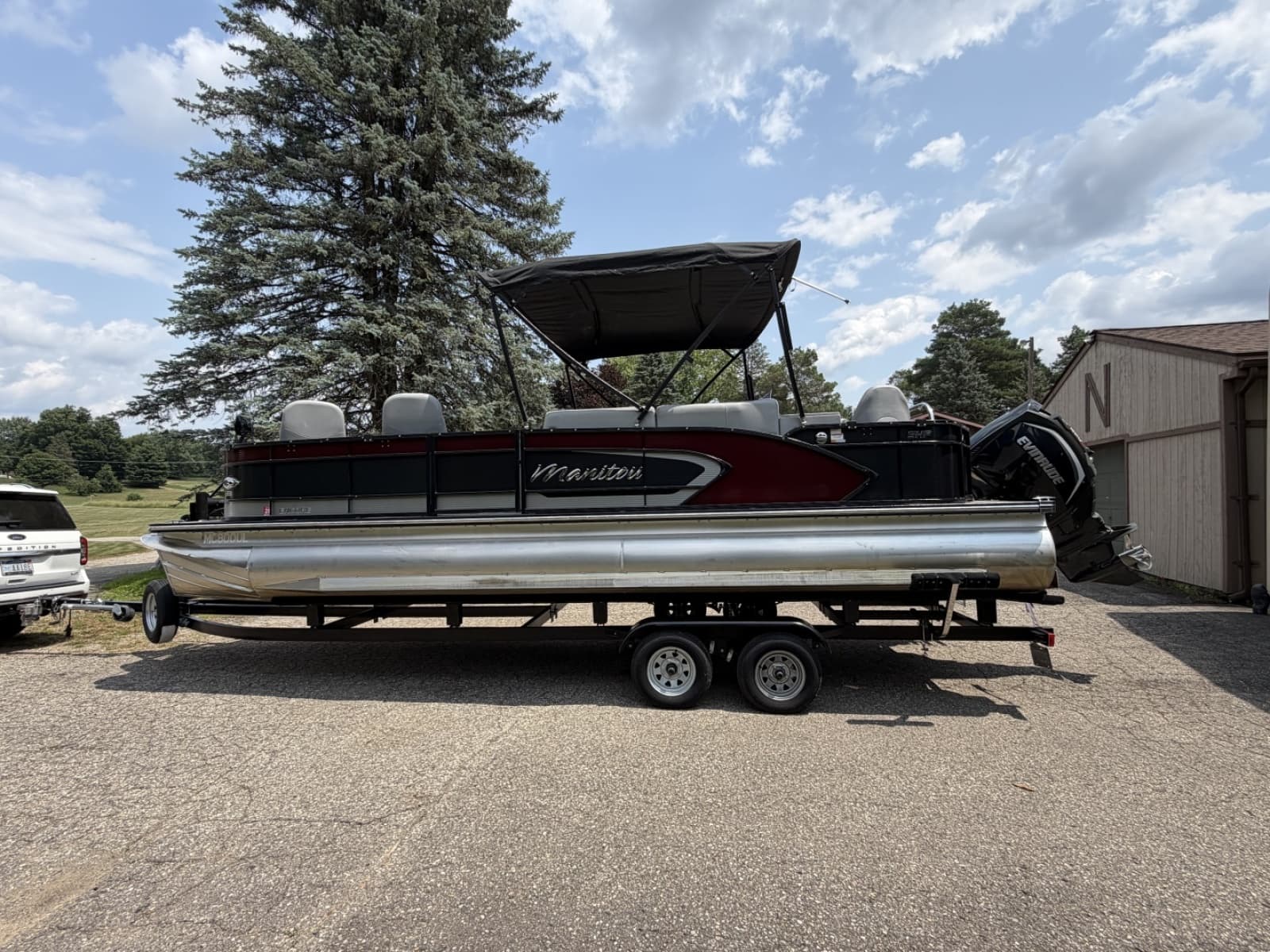 2021 Manitou Encore 24 Pro Angler SHP