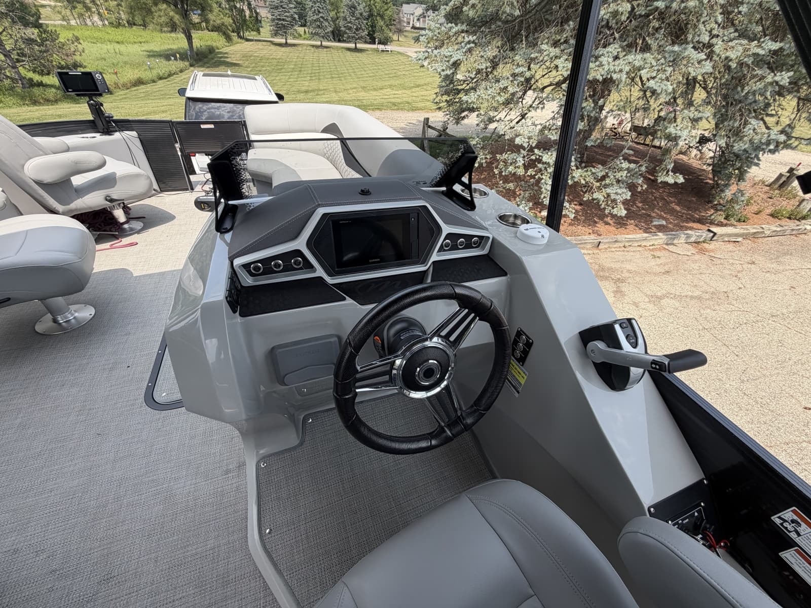 2021 Manitou Encore 24 Pro Angler SHP