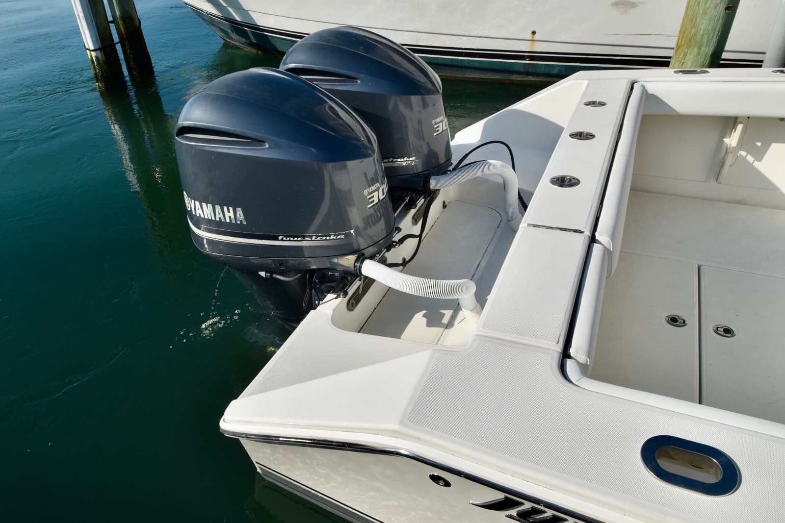 2015 Jupiter 30 Center Console