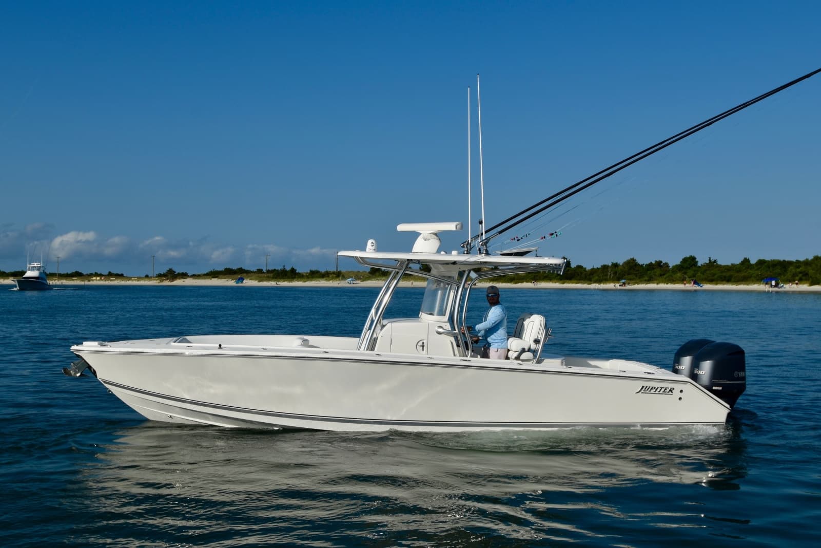 2015 Jupiter 30 Center Console