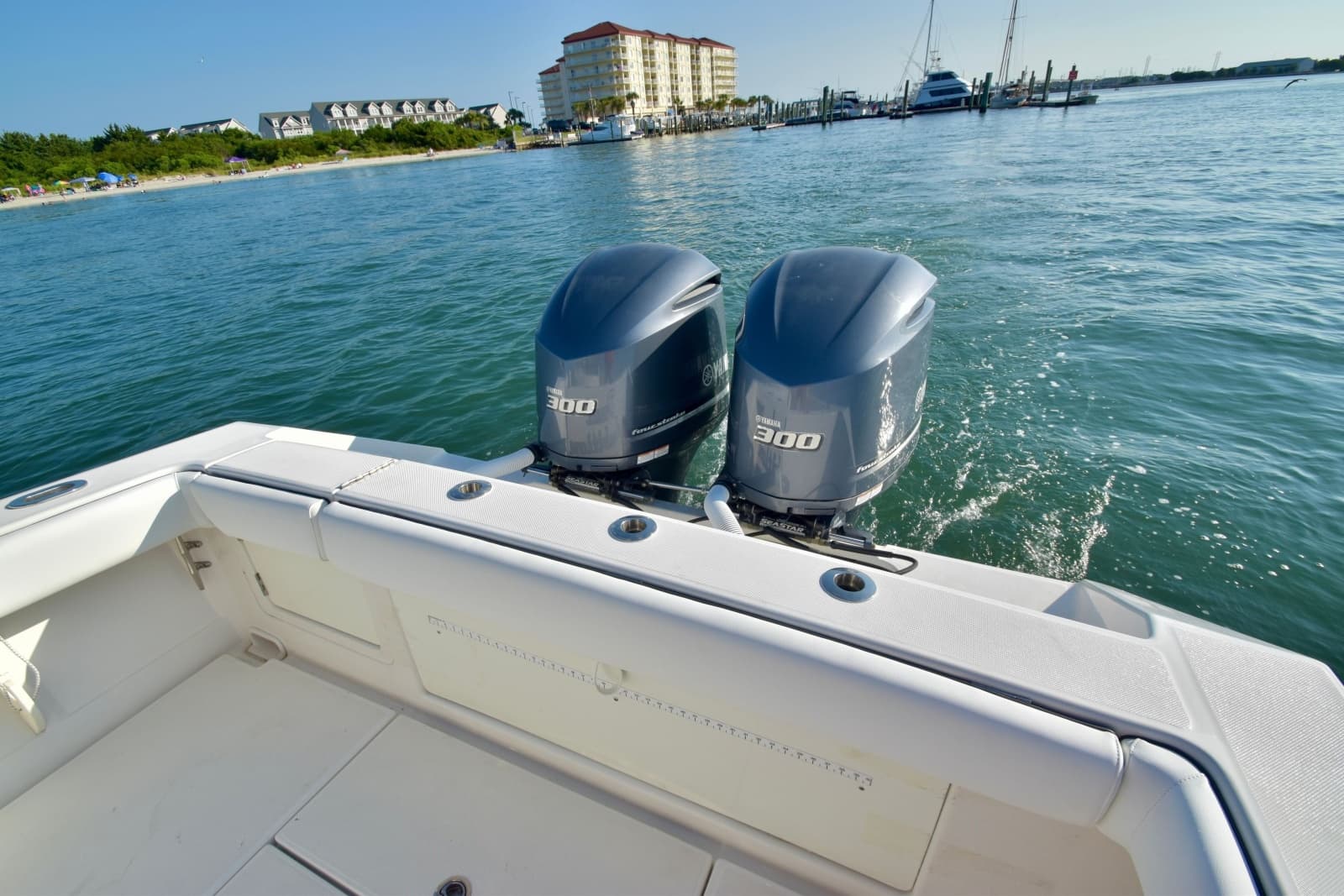 2015 Jupiter 30 Center Console