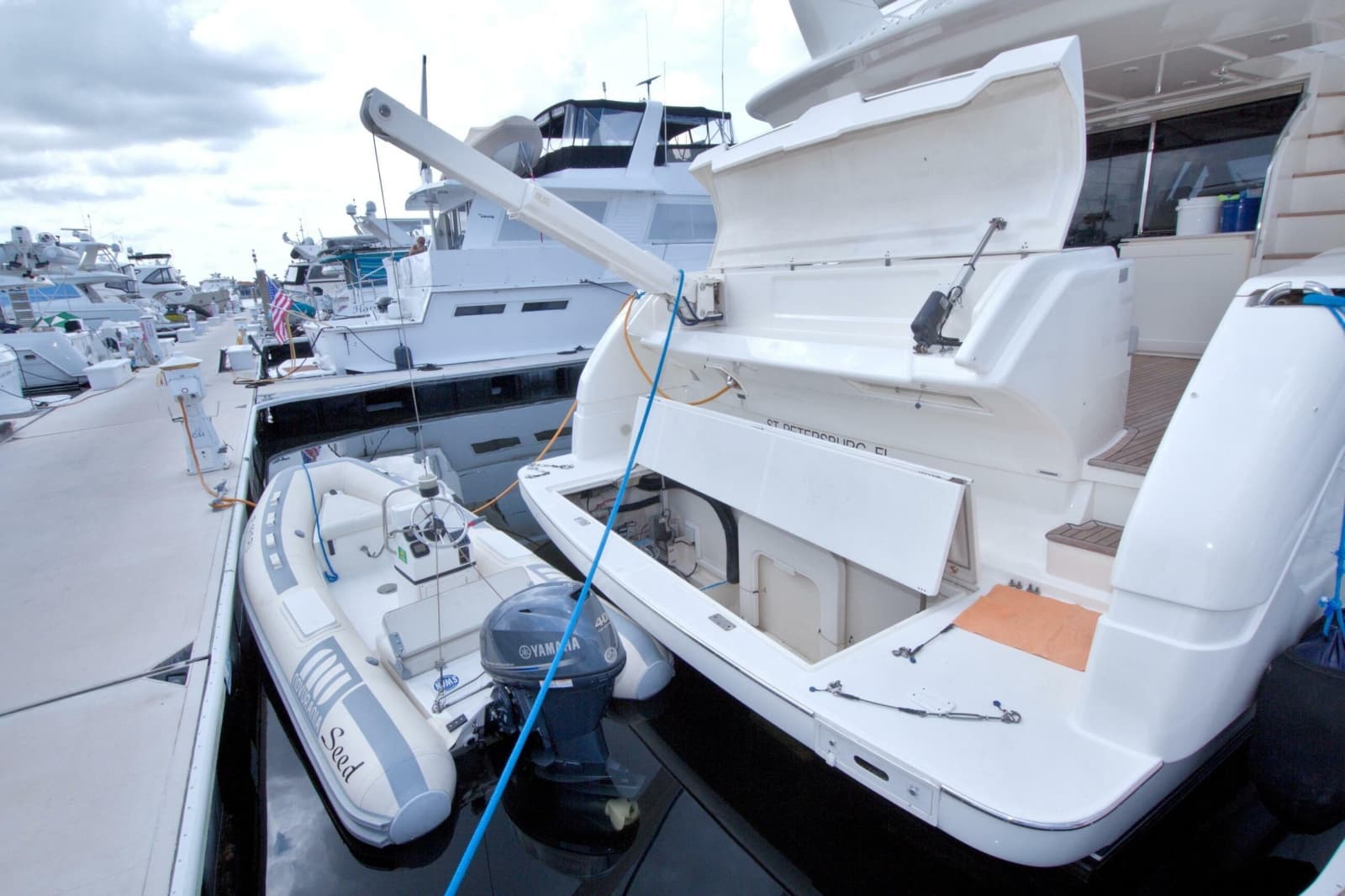 2014 Ferretti Yachts 620