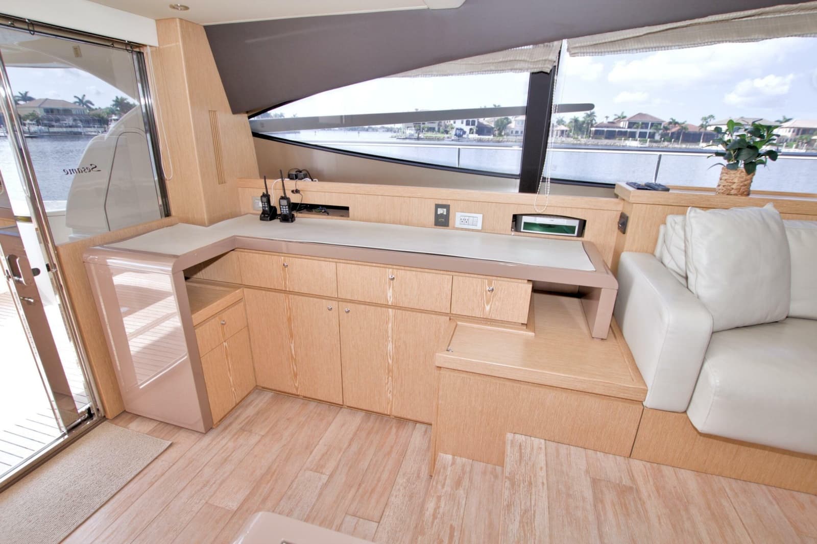 2014 Ferretti Yachts 620
