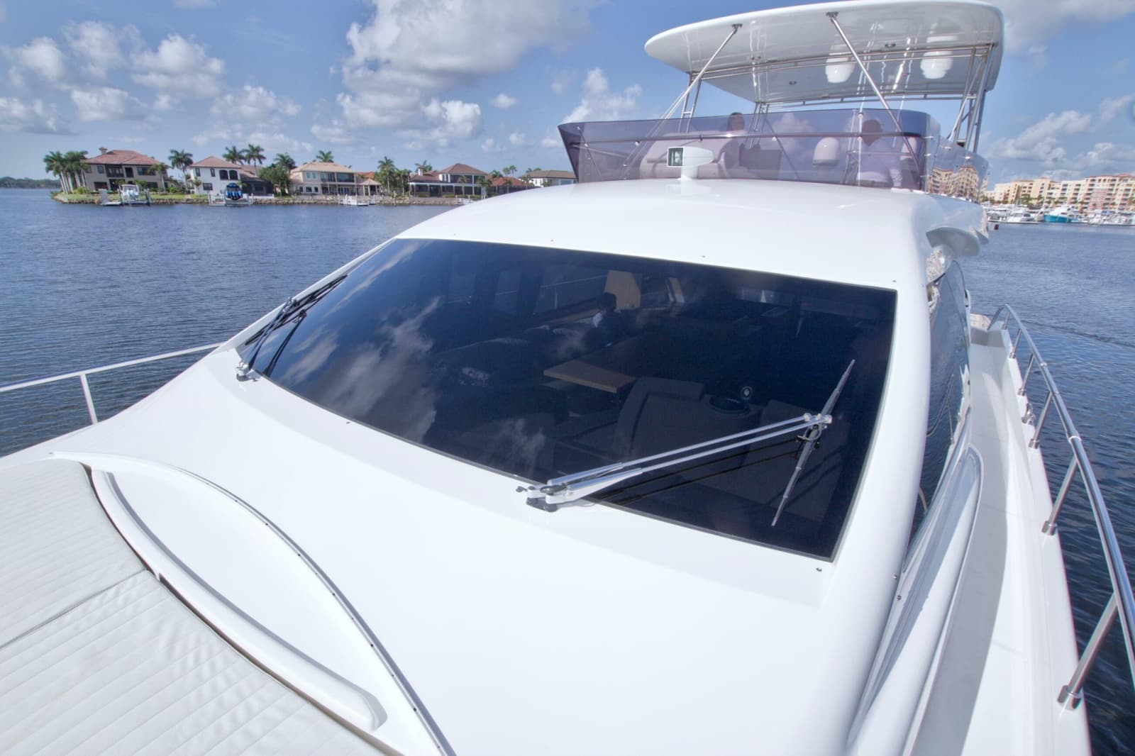 2014 Ferretti Yachts 620