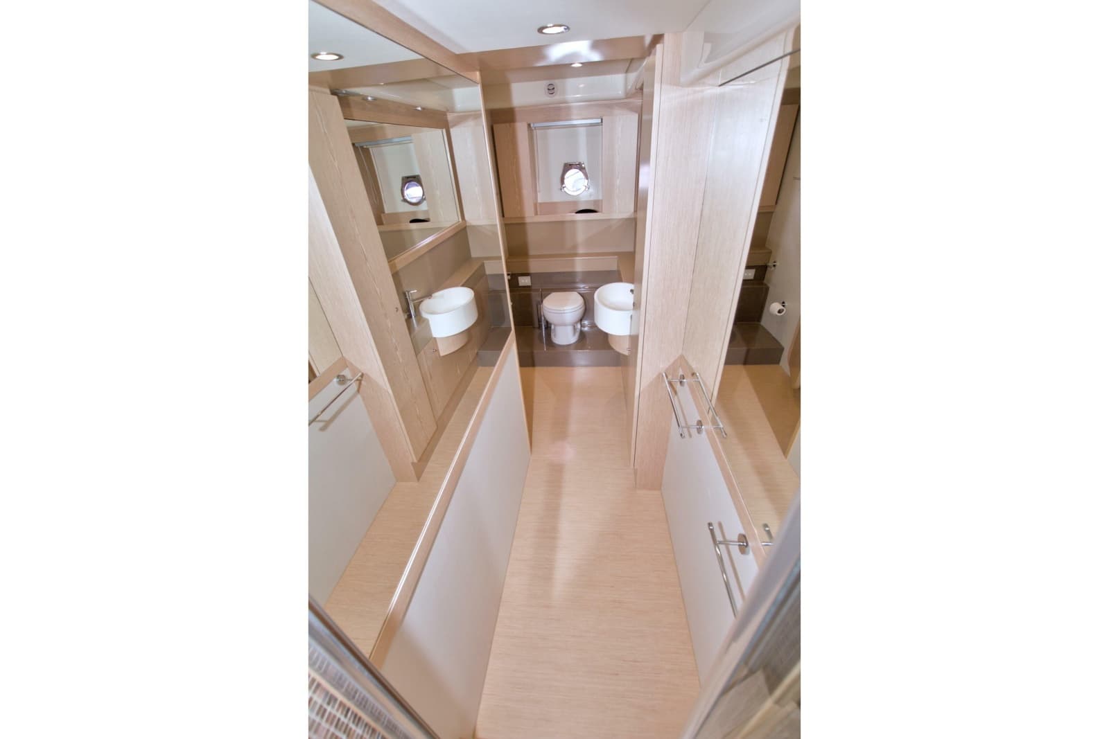 2014 Ferretti Yachts 620