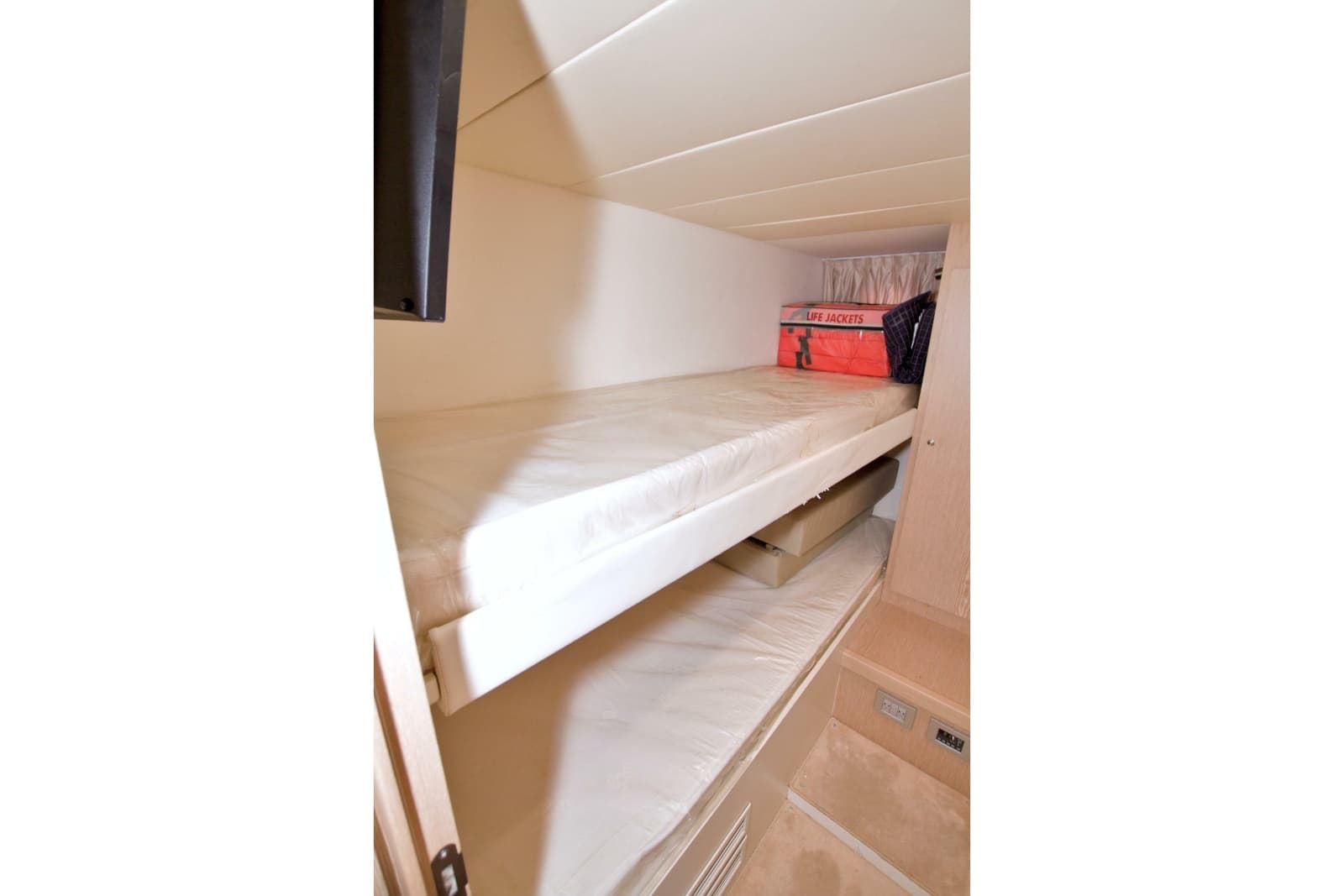 2014 Ferretti Yachts 620