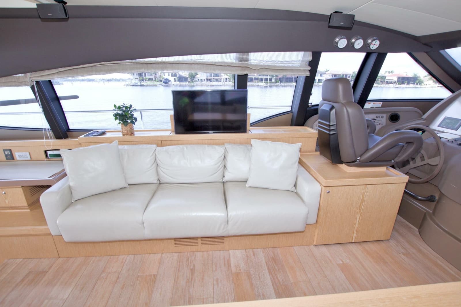 2014 Ferretti Yachts 620