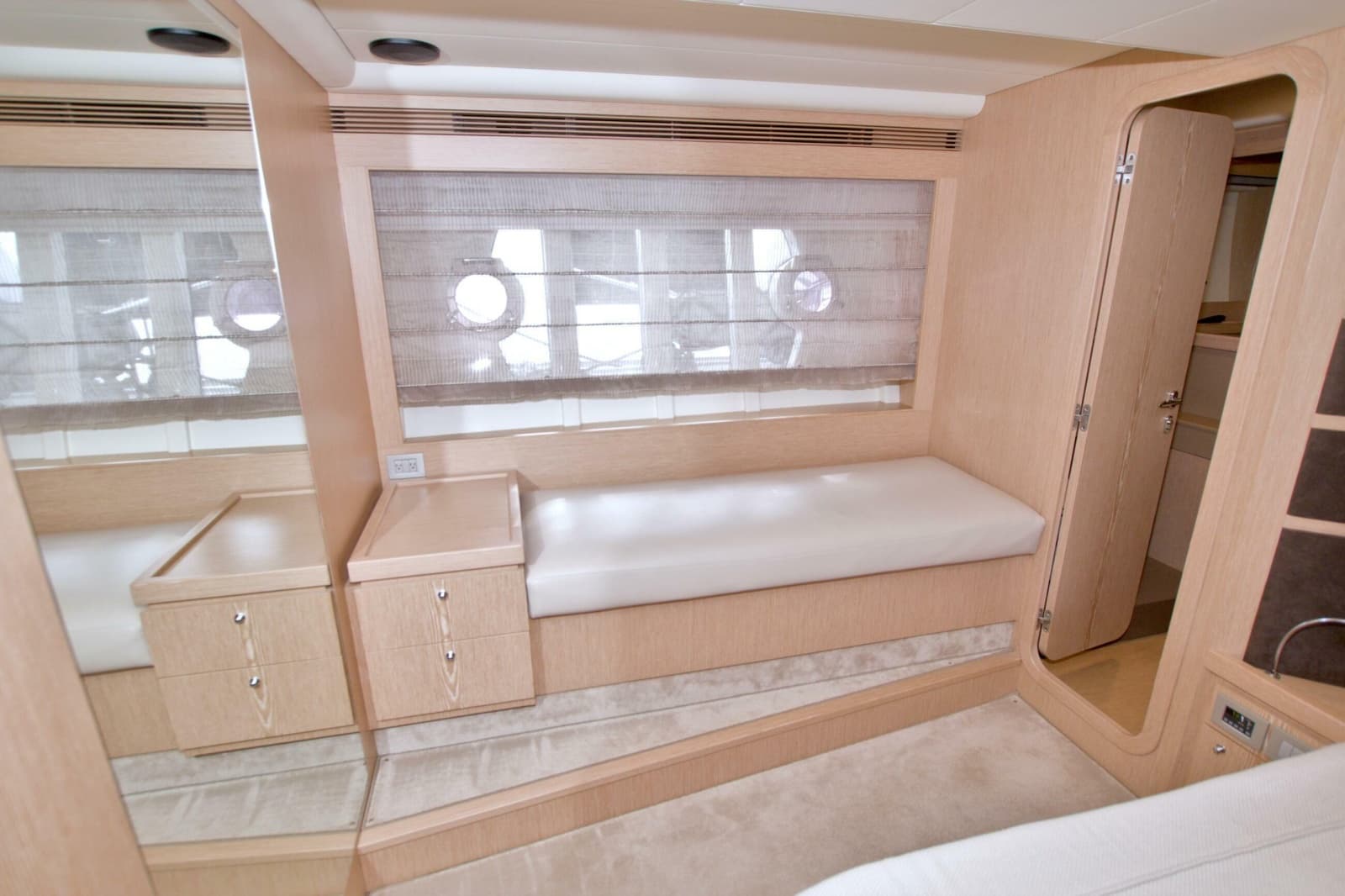 2014 Ferretti Yachts 620