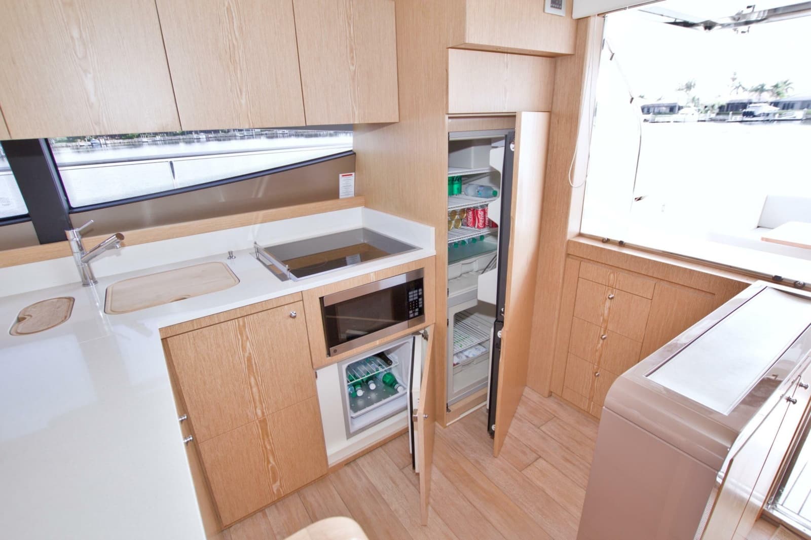 2014 Ferretti Yachts 620