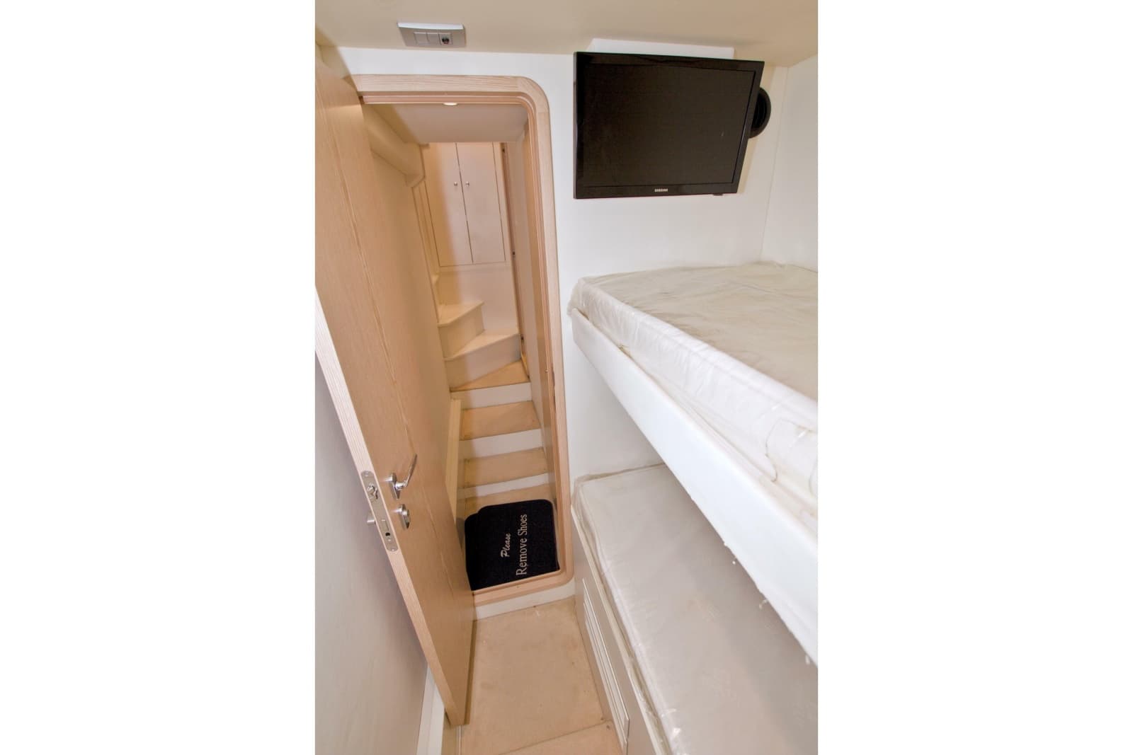 2014 Ferretti Yachts 620