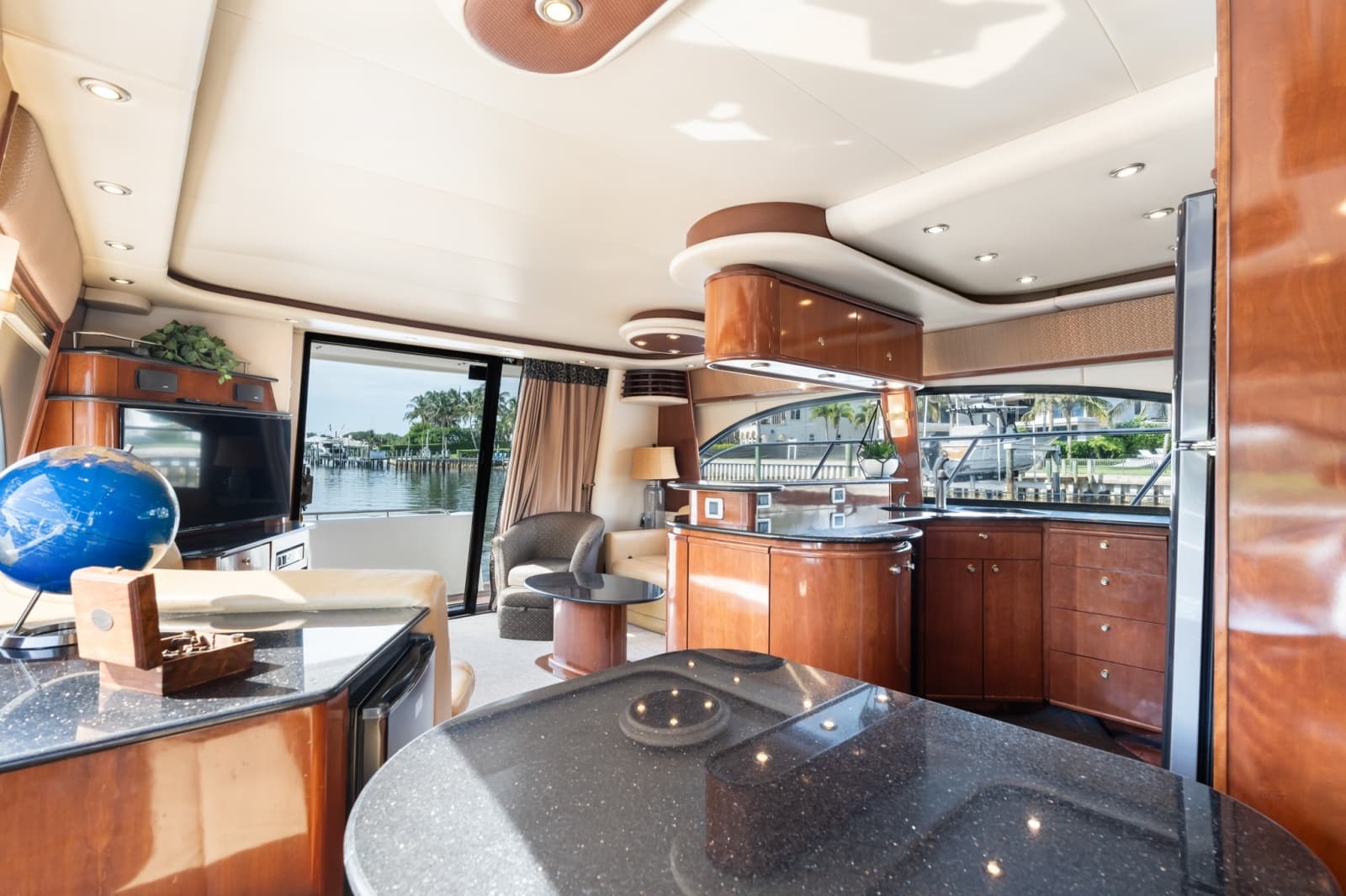 2008 Meridian 580 Pilothouse