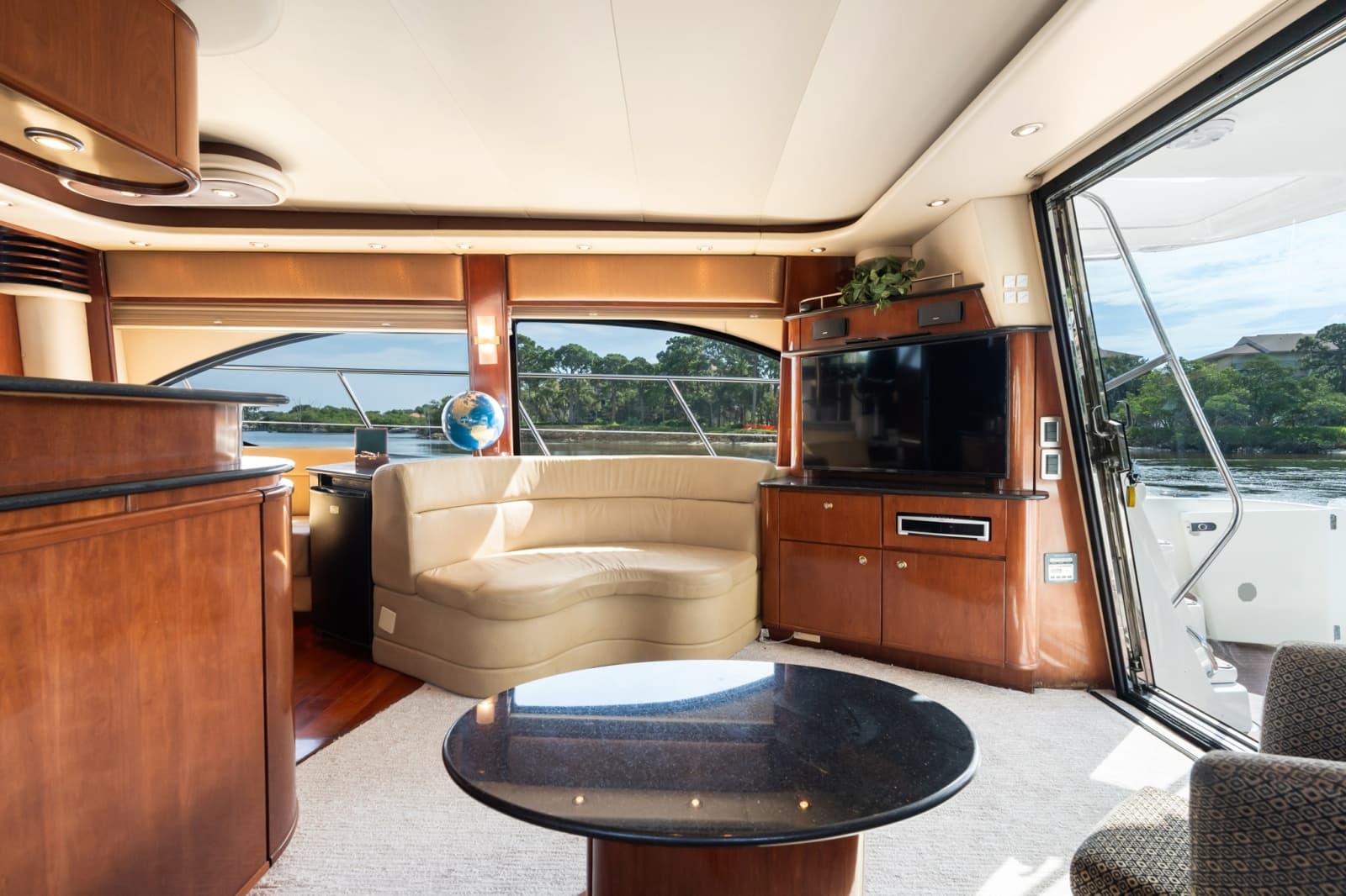 2008 Meridian 580 Pilothouse
