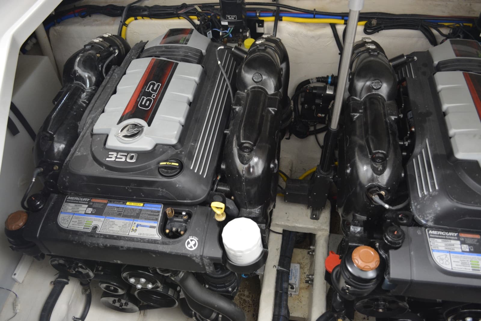 2018 Rinker 320 EX
