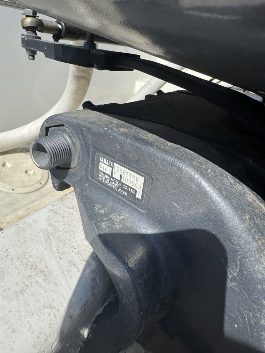 1990 Donzi F 33