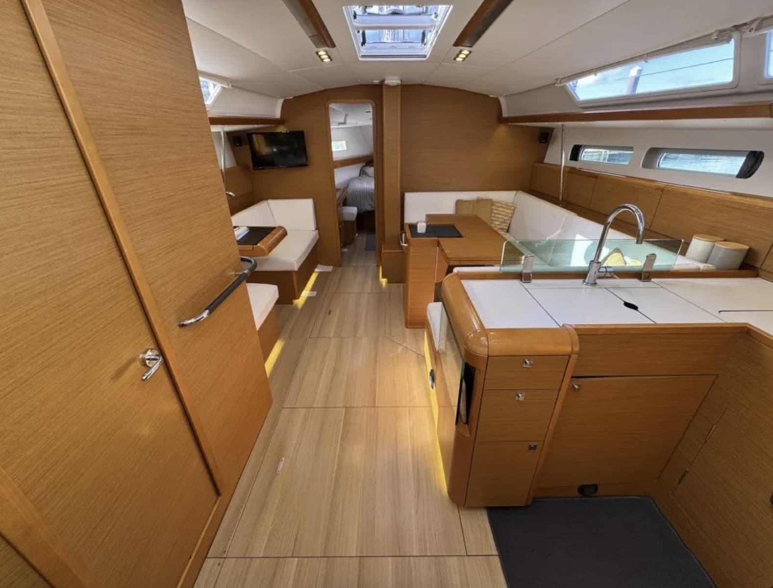 2016 Jeanneau Sun Odyssey 449
