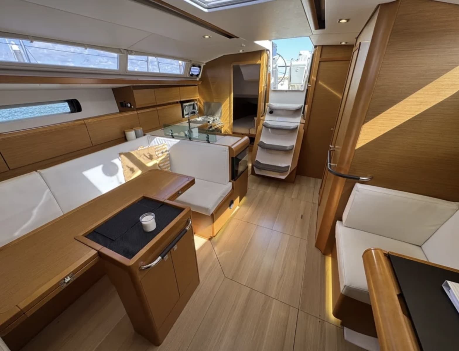2016 Jeanneau Sun Odyssey 449