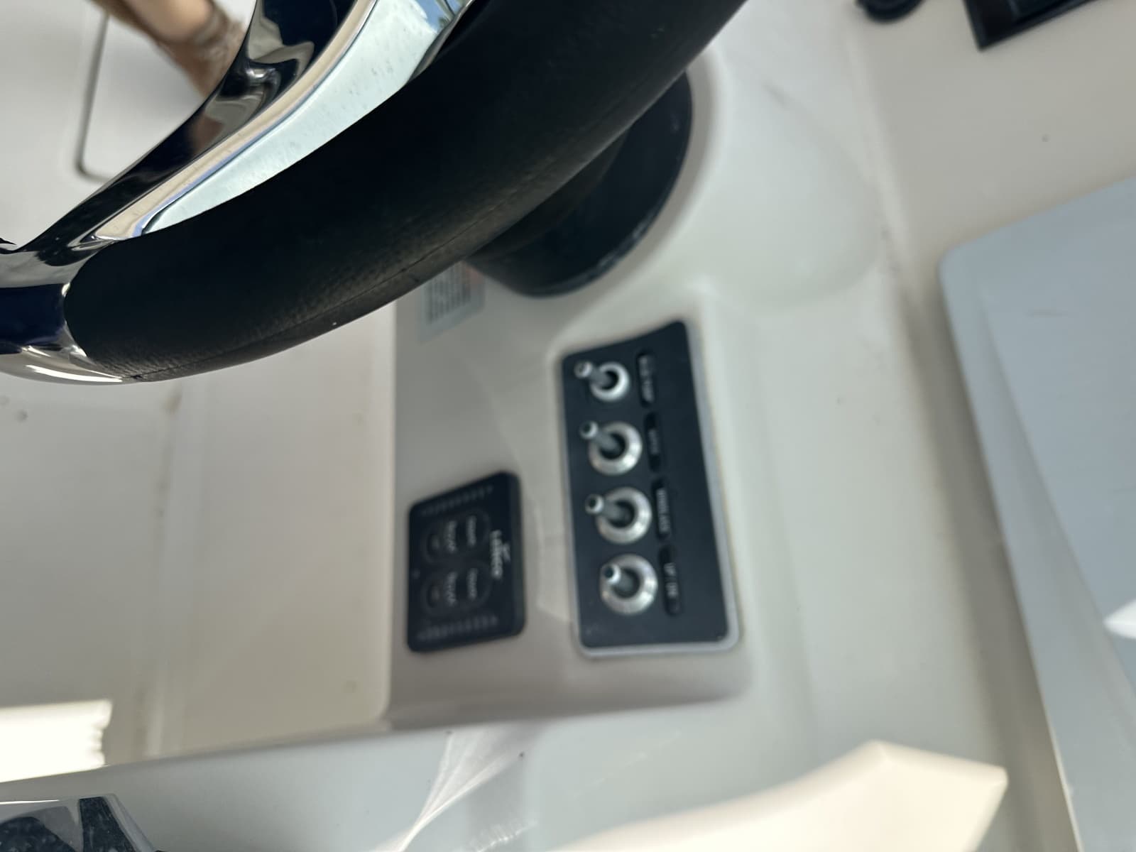 2015 Boston Whaler 