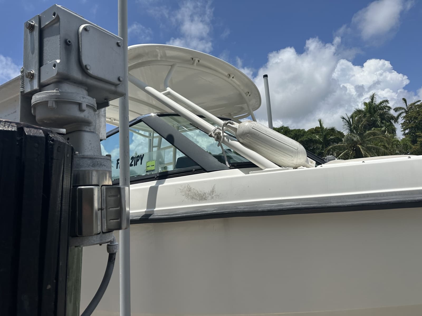 2015 Boston Whaler 