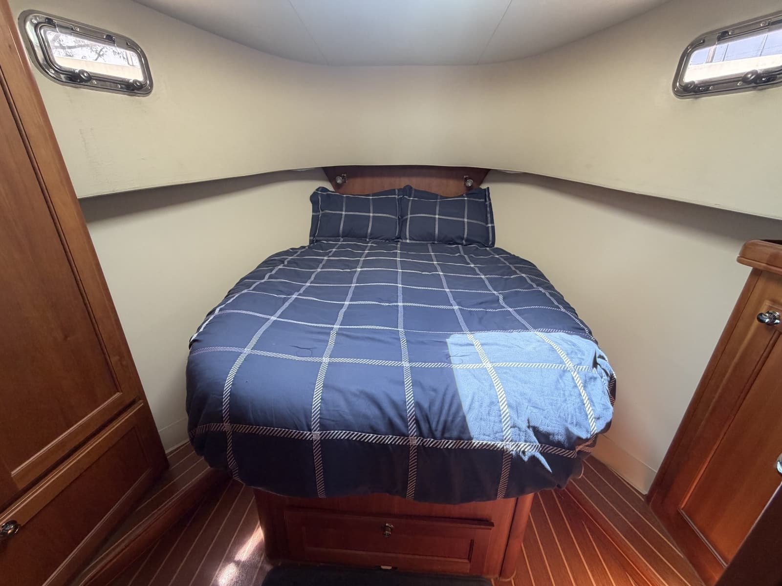 2006 Mainship 34 Trawler