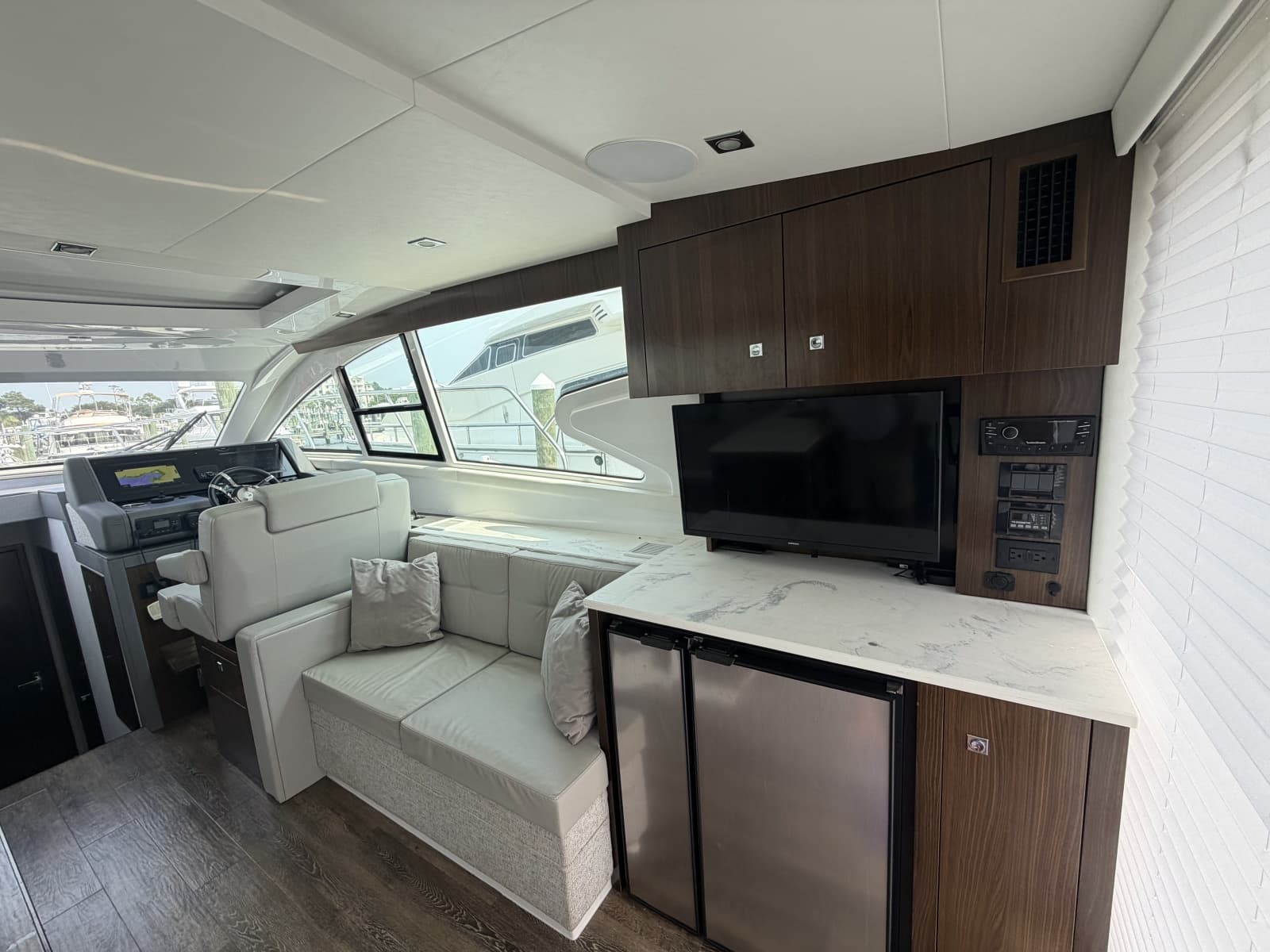 2022 Cruisers 46 Cantius