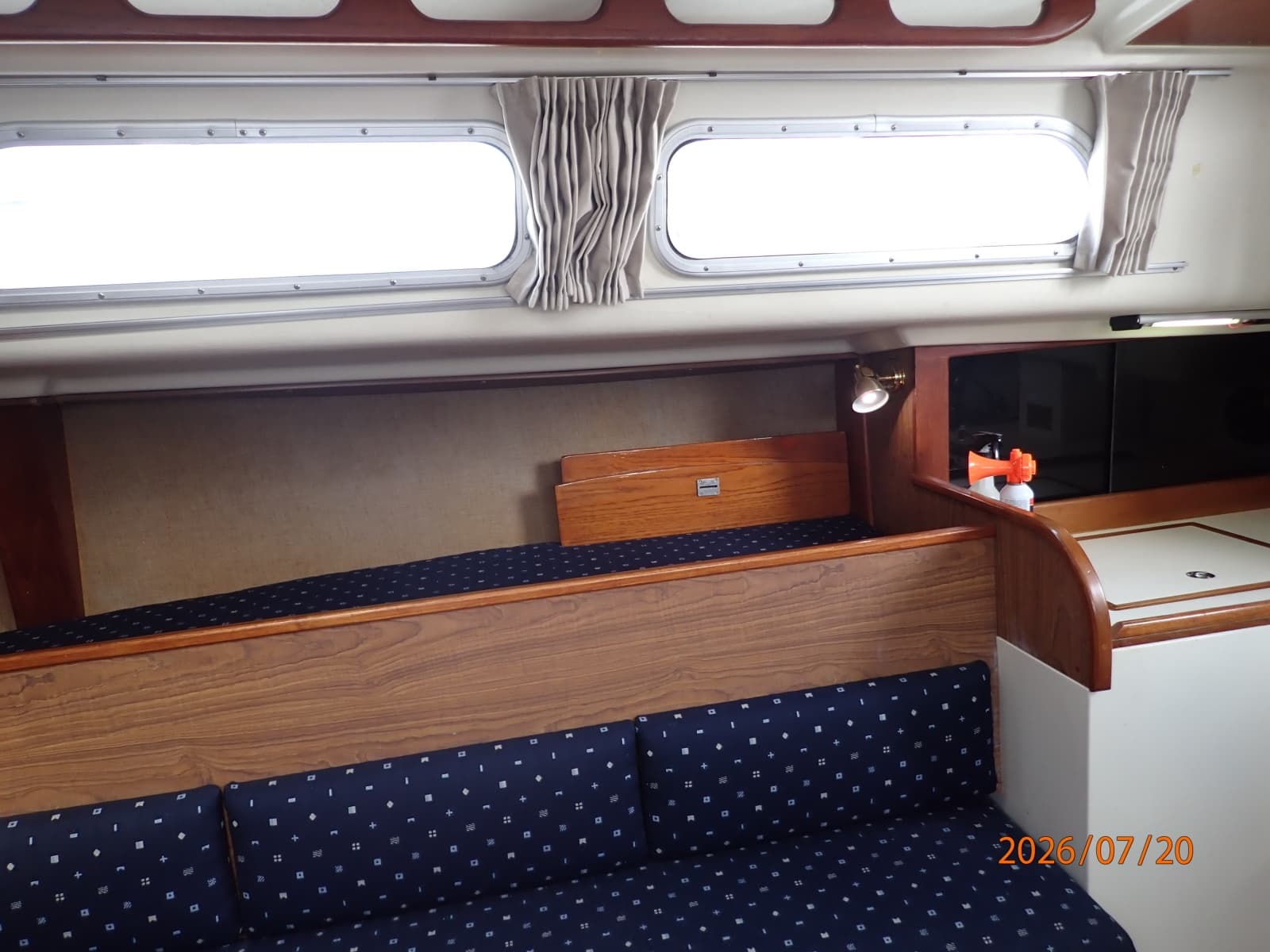 35' Pearson salon starboard